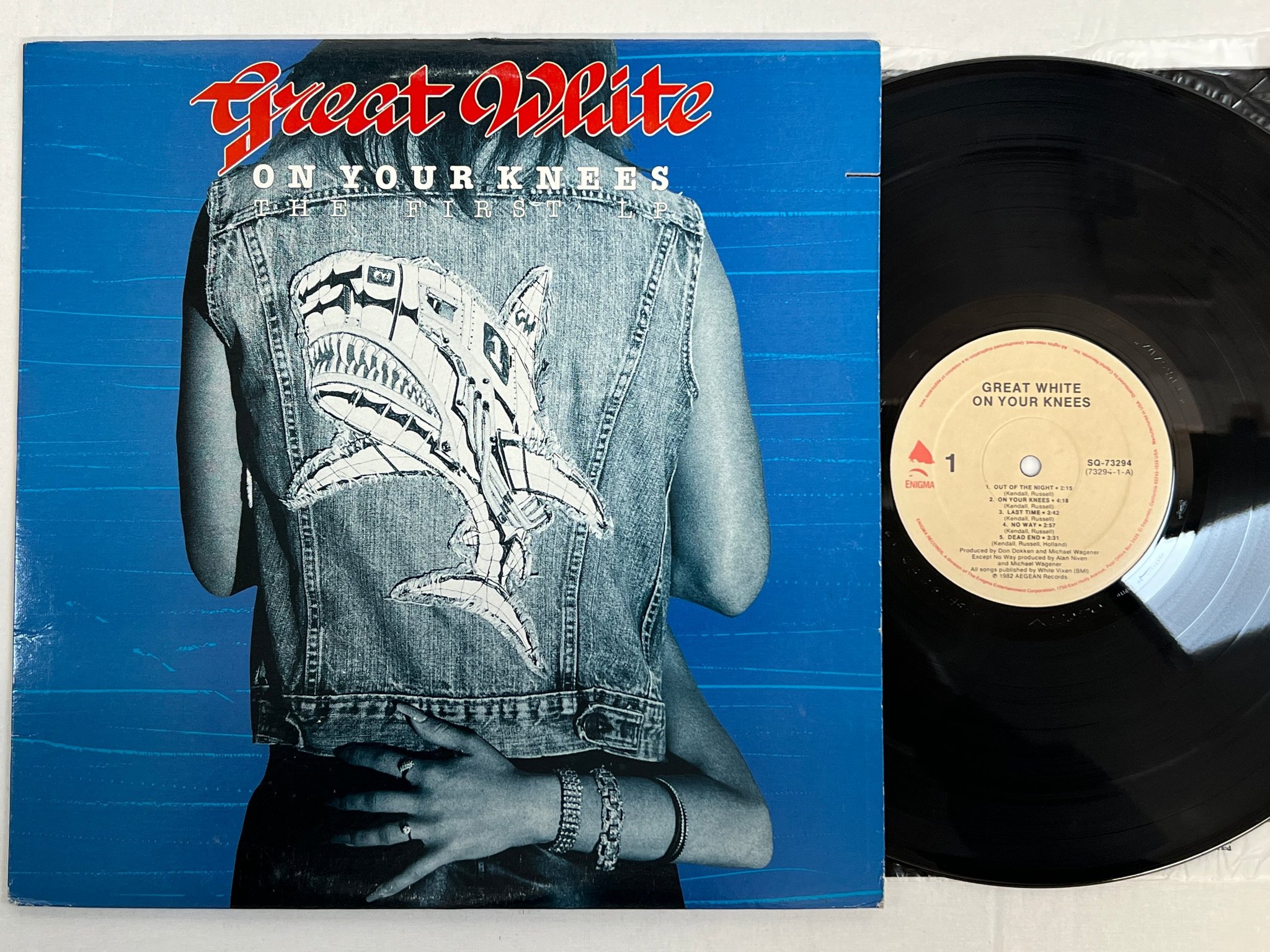 Omslagsbild för skivan GREAT WHITE On Your Knees LP -87 US ENIGMA SQ 73294