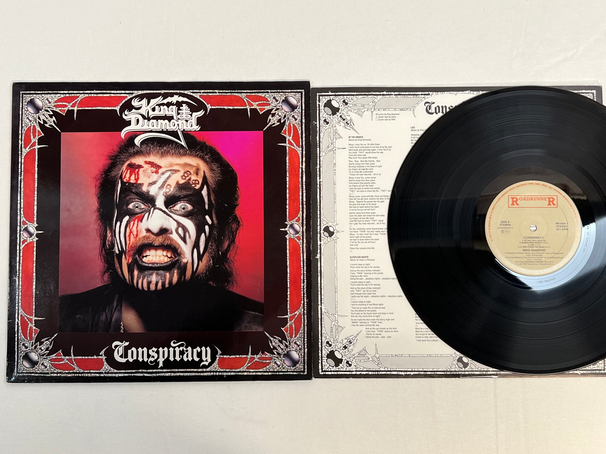 Omslagsbild för skivan KING DIAMOND conspiracy LP -89 Hol ROADRUNNER RR 9461 1