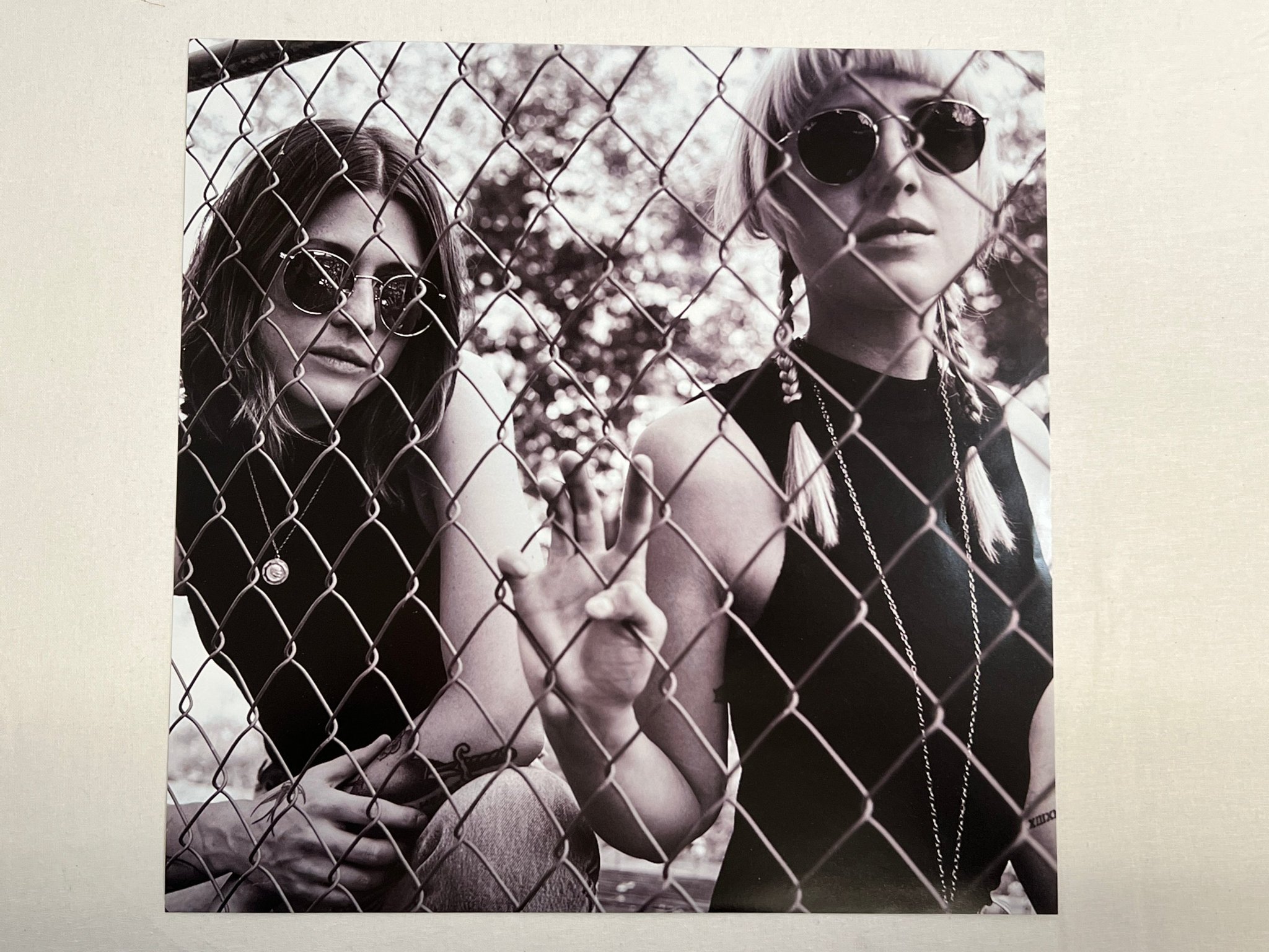 Omslagsbild för skivan LARKIN POE Venom & Faith LP 2018 US TICKI WOO 