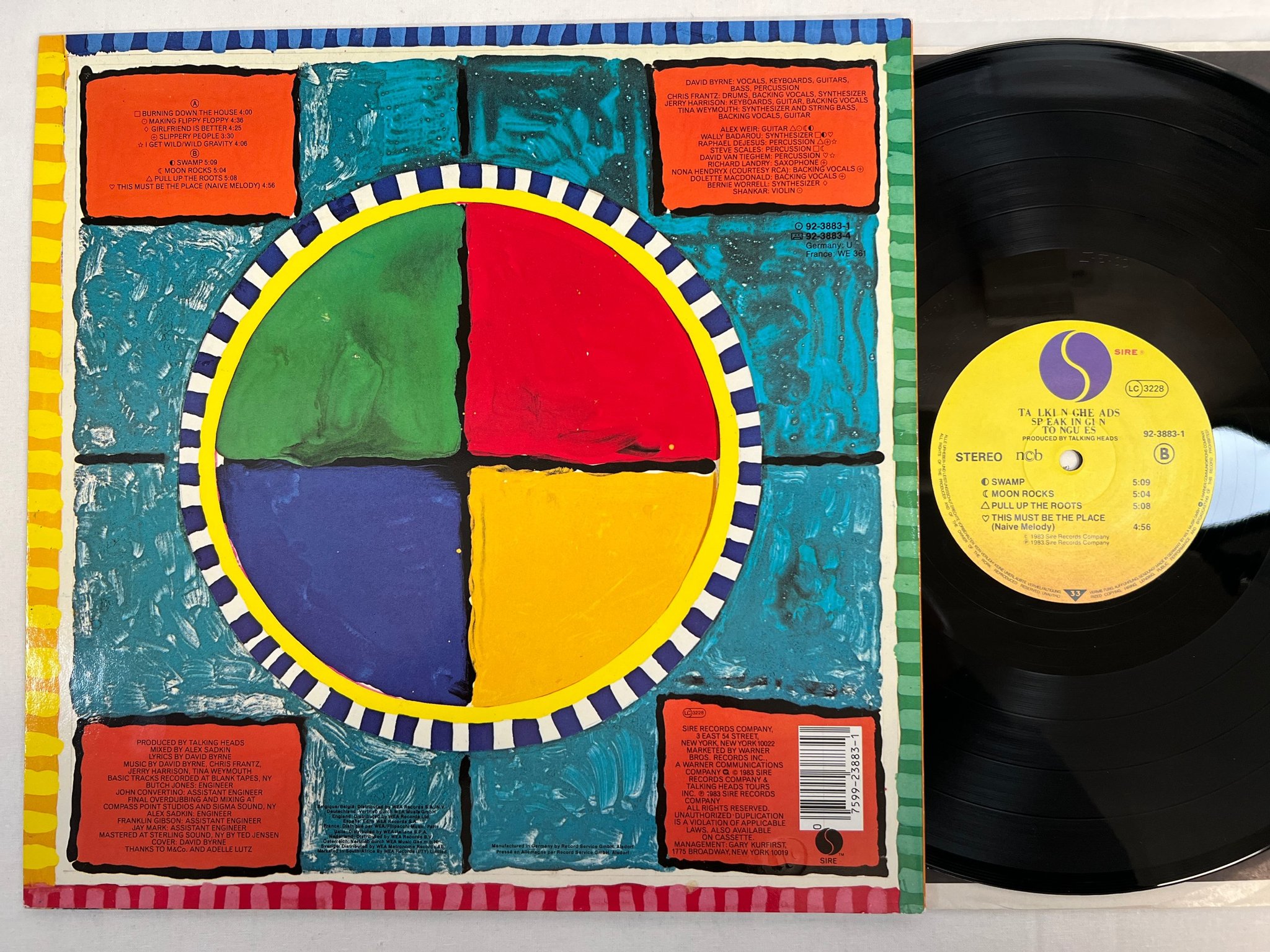 Omslagsbild för skivan TALKING HEADS Speaking In Tongues LP -83 SIRE 92-3883-1