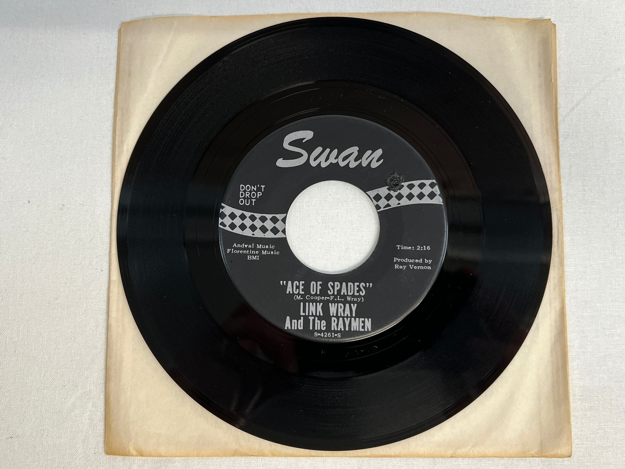 Omslagsbild för skivan LINK WRAY & THE RAYMEN ace of spades 7"single -66 US SWAN S-4261 garage rock  **