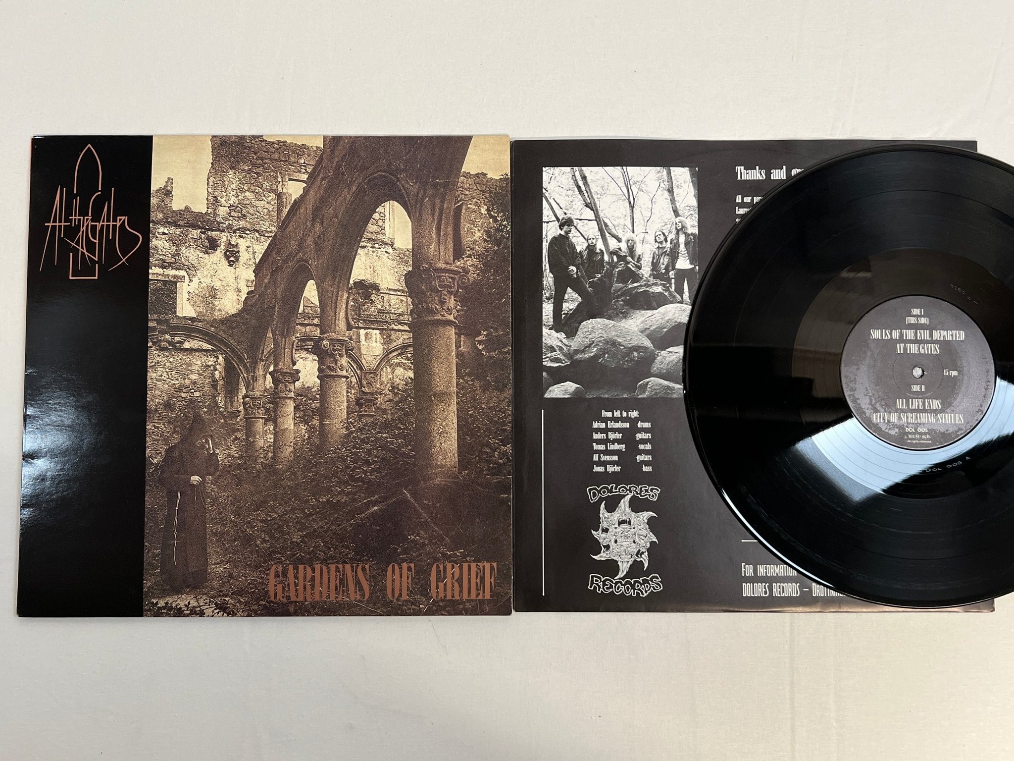 Omslagsbild för skivan AT THE GATES Gardens Of Grief 12"ep -91 Swe DOLORES DOL 005
