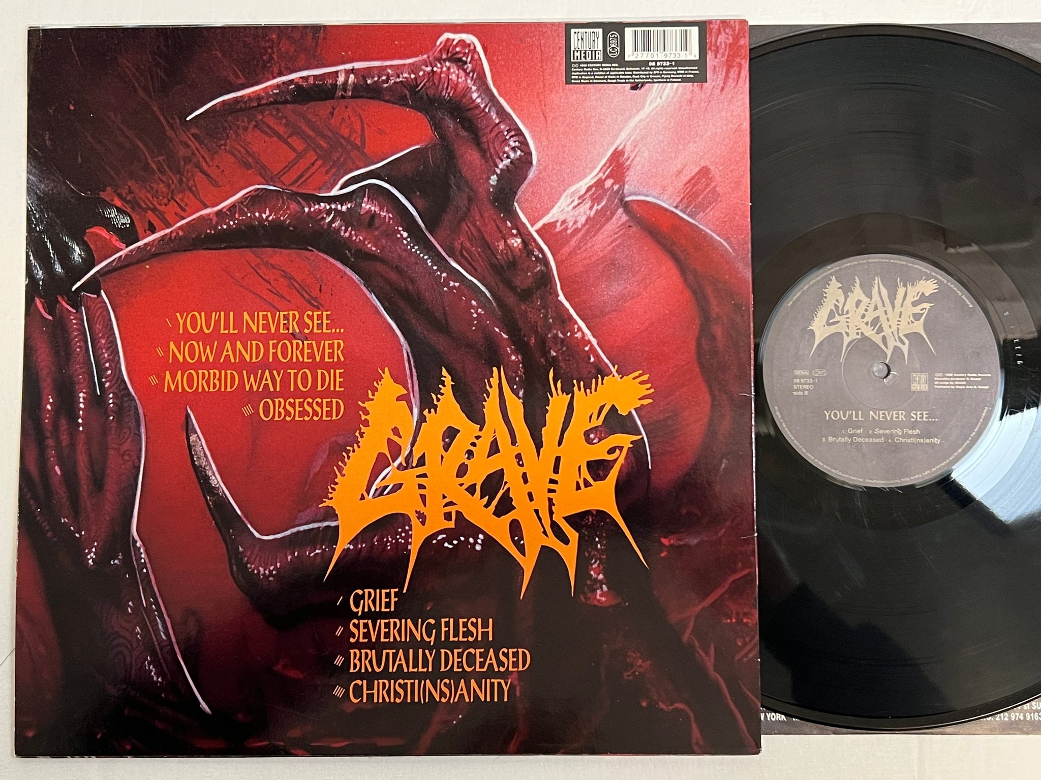 Omslagsbild för skivan GRAVE You'll Never See... LP -92 Ger century media 08 9733-1 DEATH METAL
