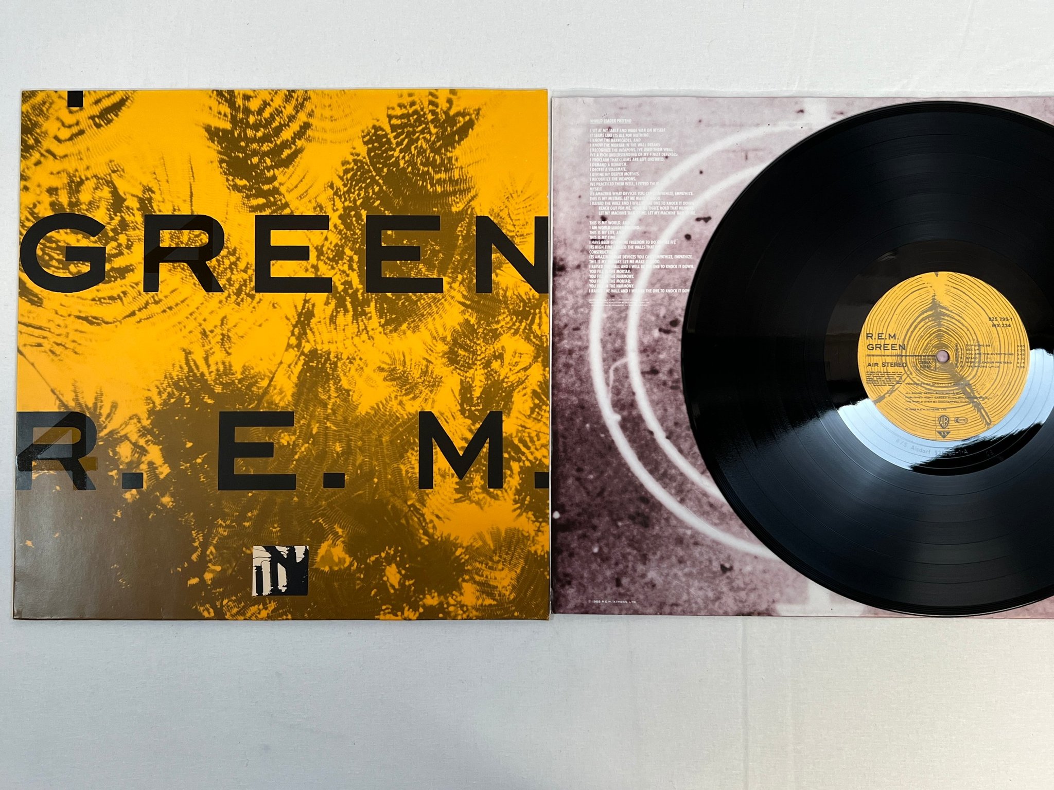Omslagsbild för skivan R.E.M. green LP -88 WARNER BROS 925 795-1