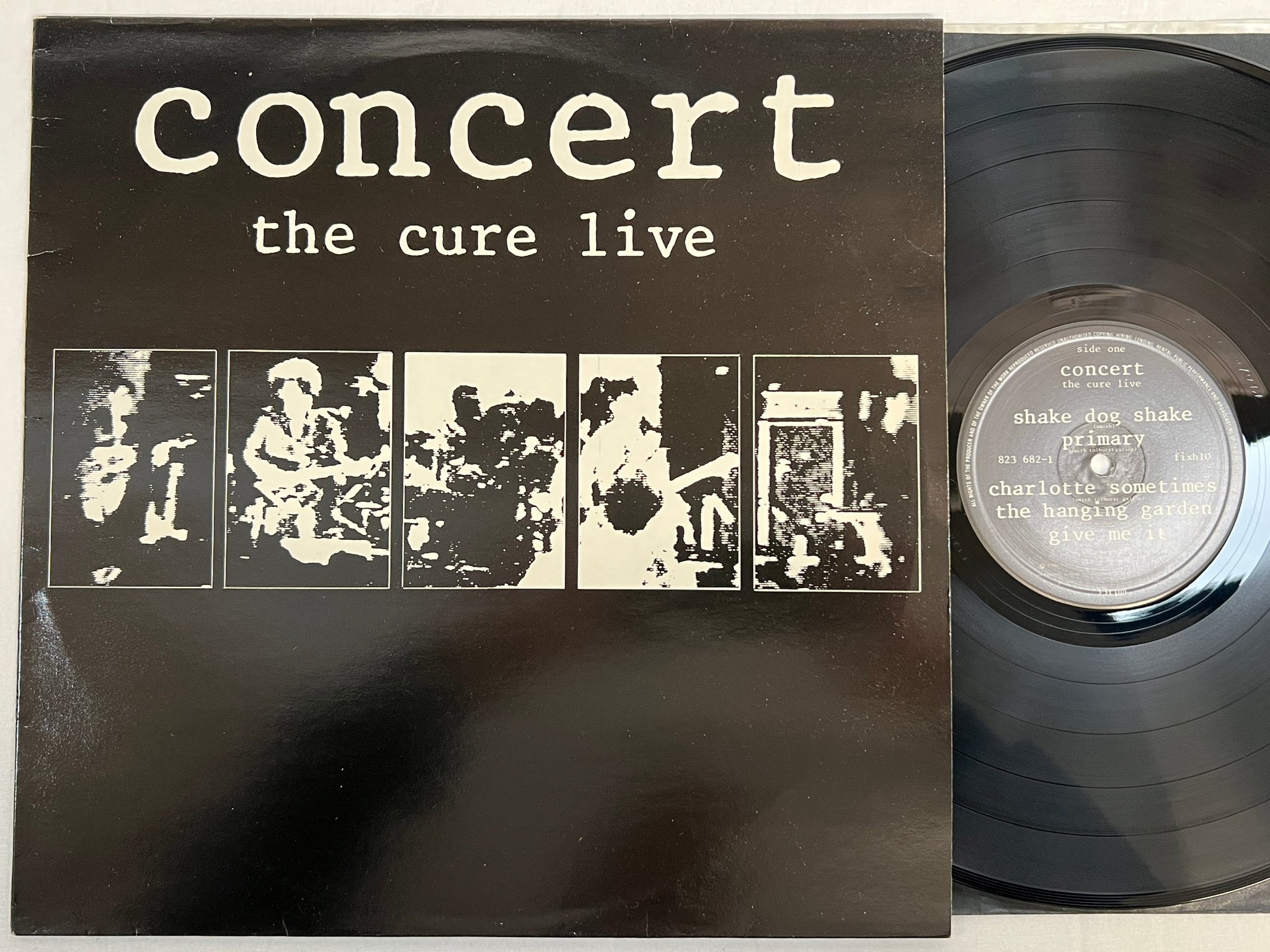 Omslagsbild för skivan THE CURE Concert - The Cure Live LP -84 UK fiction fixh10 new wave 
