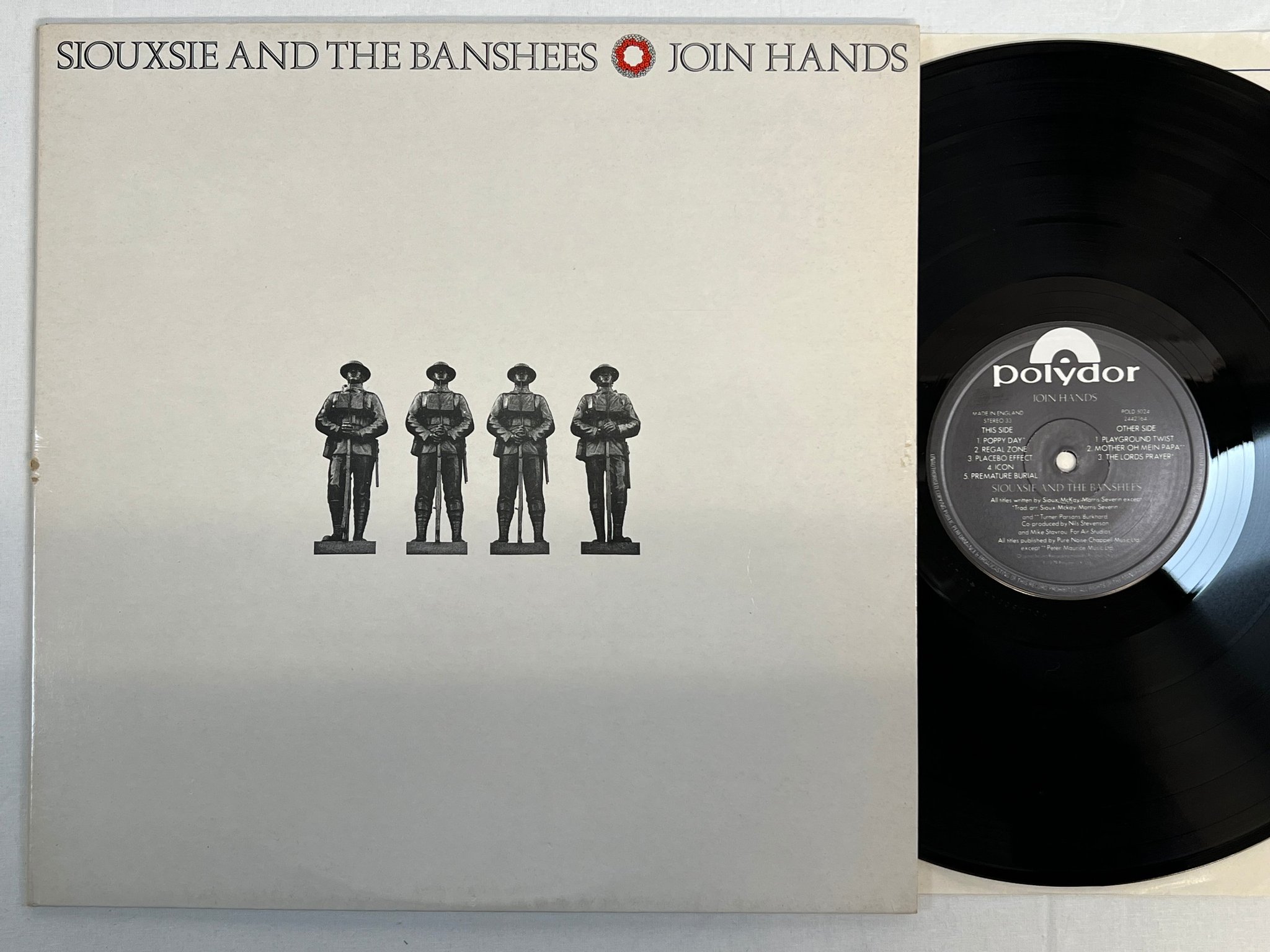 Omslagsbild för skivan SIOUXSIE & THE BANSHEES join hands LP UK POLYDOR POLD 5024