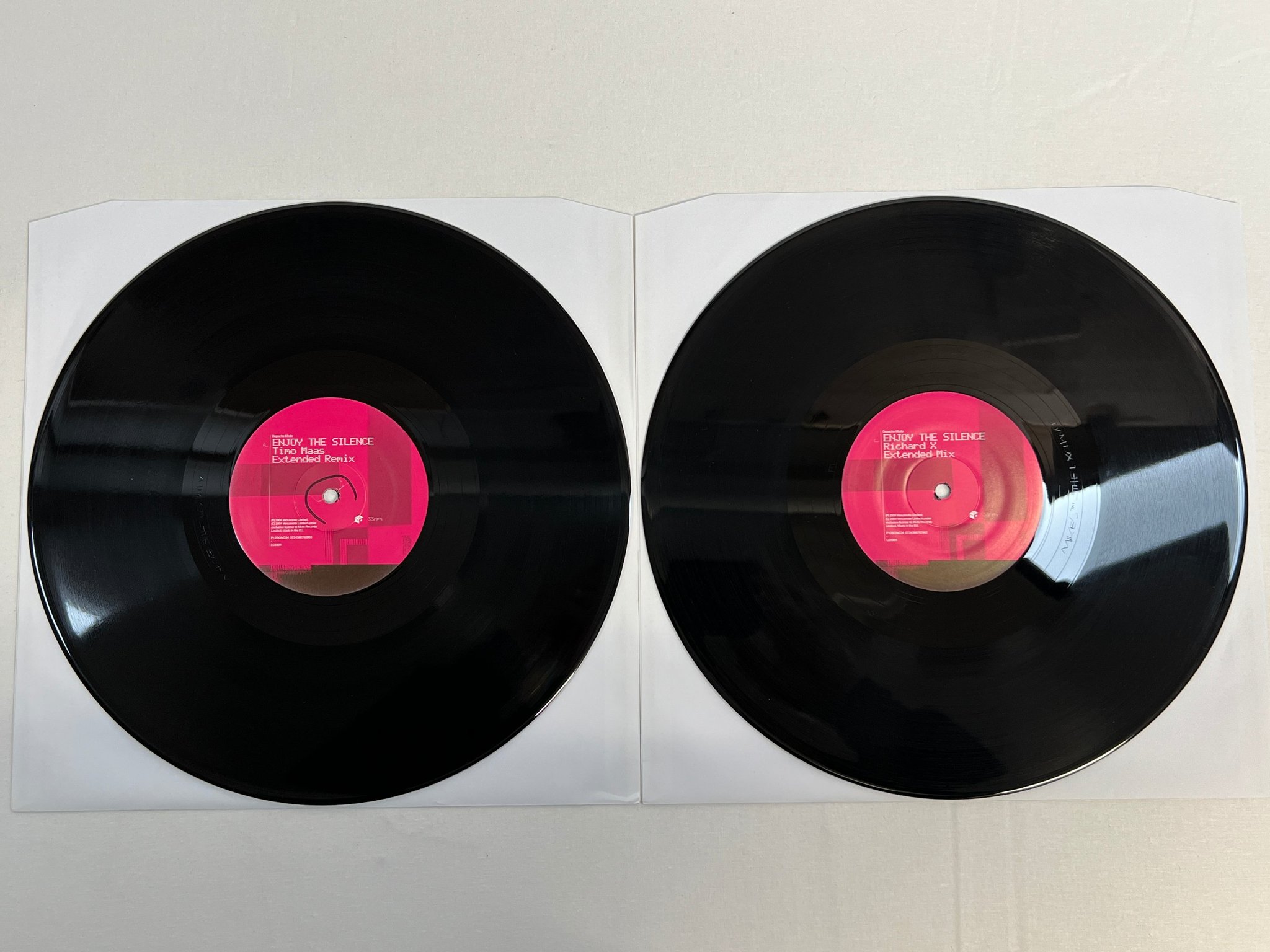 Omslagsbild för skivan DEPECHE MODE Enjoy The Silence···04 2x12"single 2004 promo MUTE P12Bong34