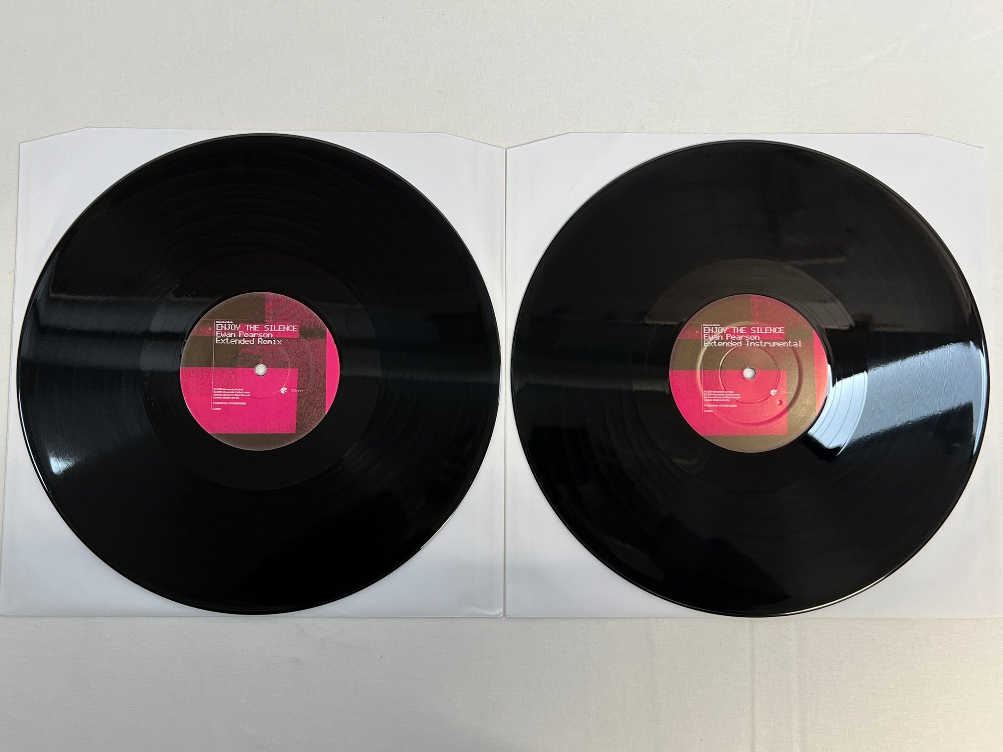 Omslagsbild för skivan DEPECHE MODE Enjoy The Silence···04 2x12"single 2004 promo MUTE P12Bong34