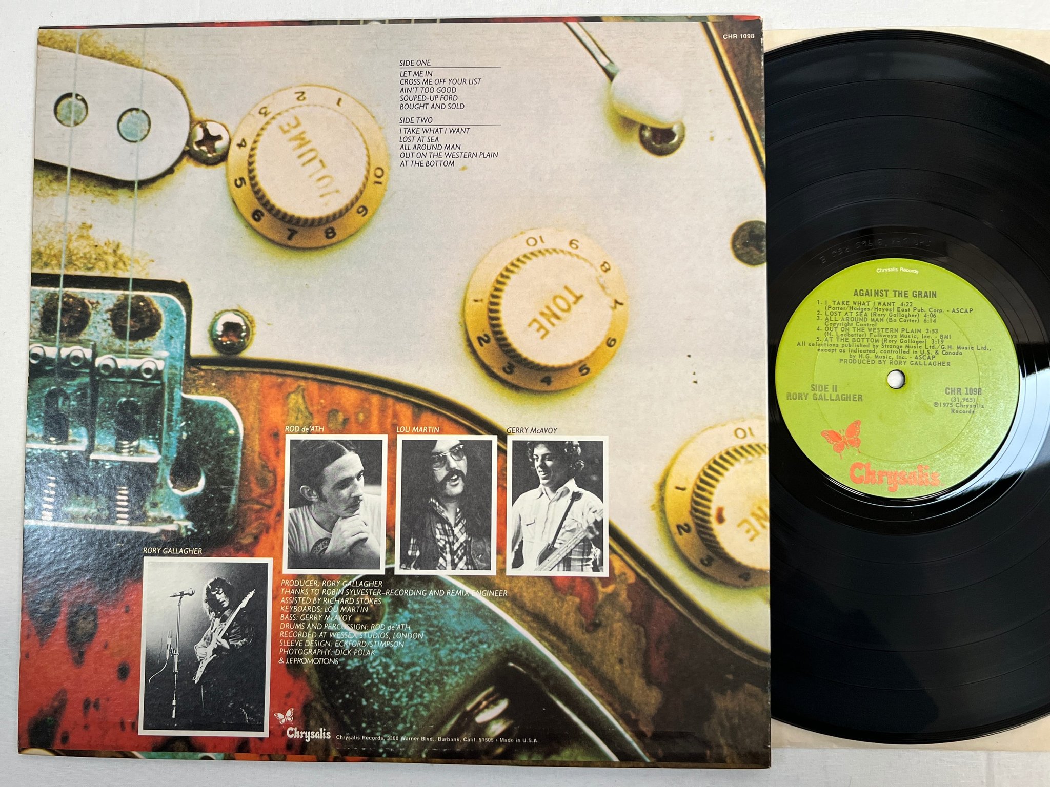 Omslagsbild för skivan RORY GALLAGHER against the grain LP -75 US CHRYSALIS CHR 1098