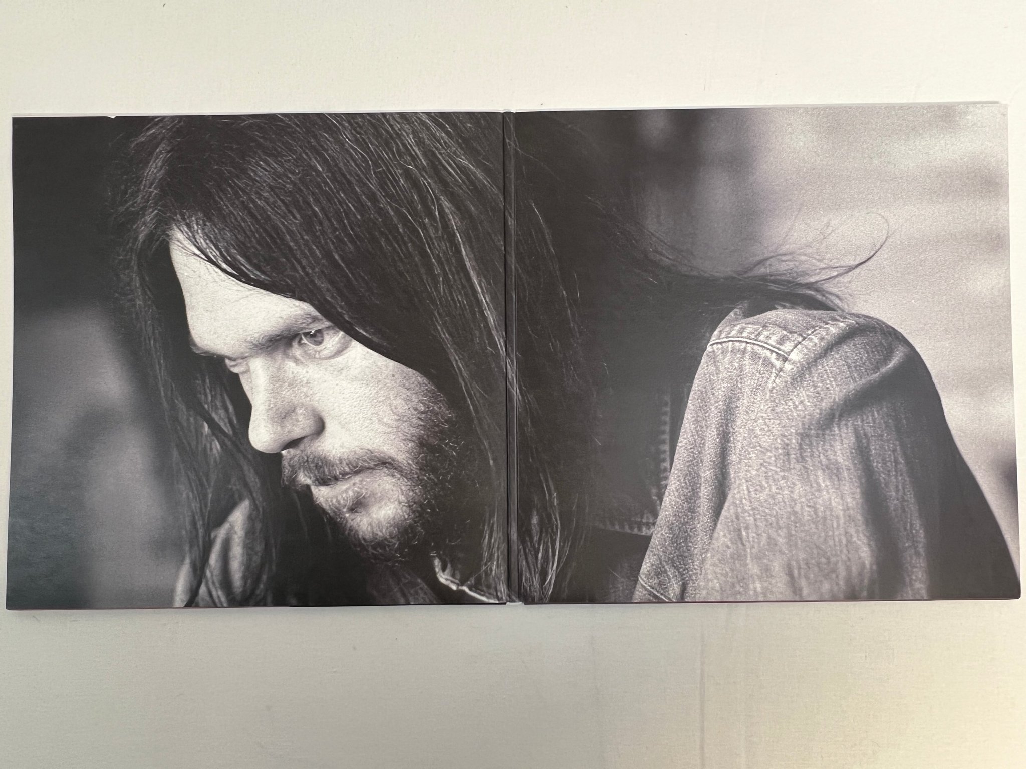 Omslagsbild för skivan NEIL YOUNG Hitchhiker LP 2017 Hol REPRISE 9362-49126-1