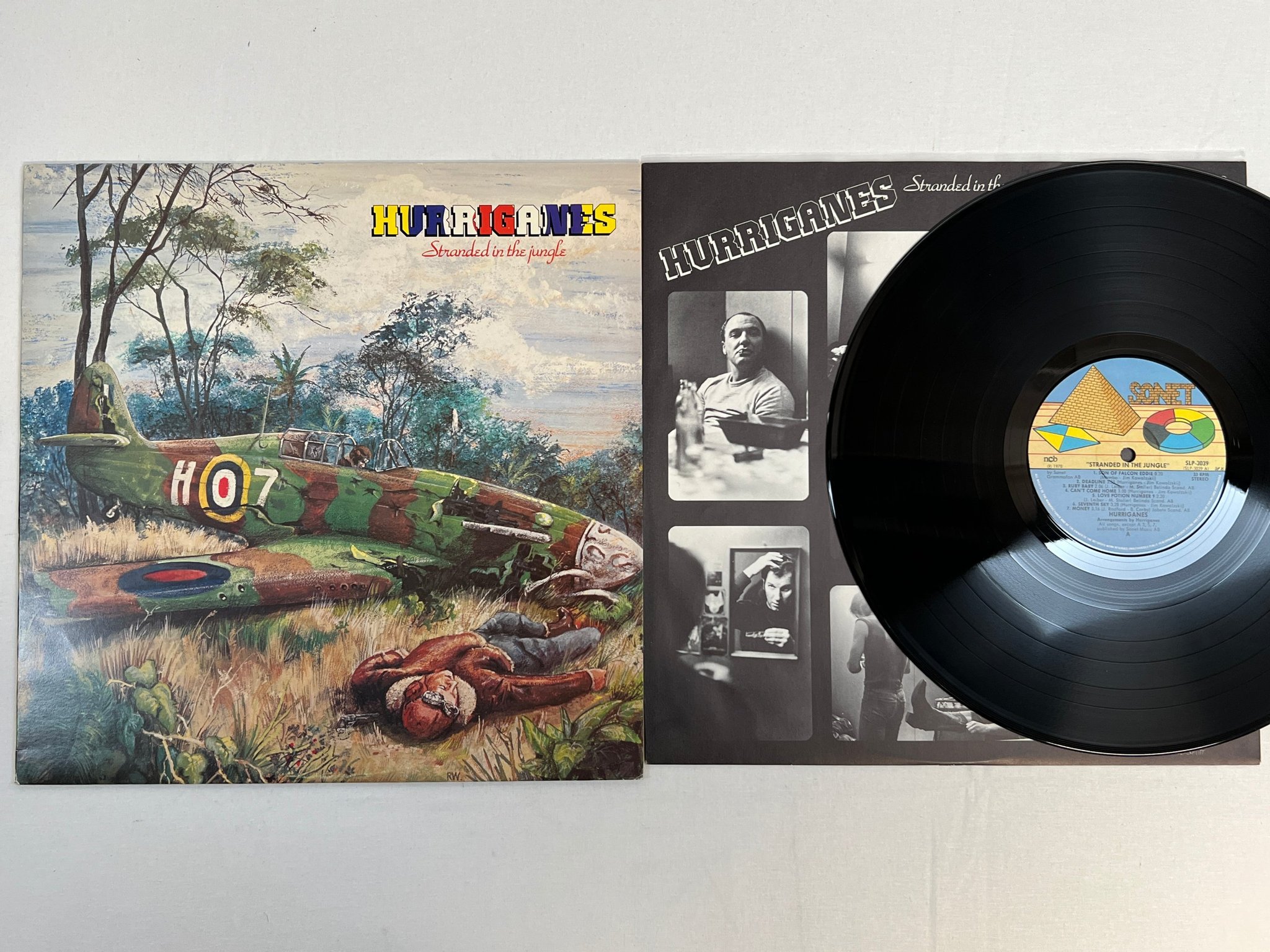 Omslagsbild för skivan HURRIGANES stranded in the jungle LP -78 Swe SLP 3039