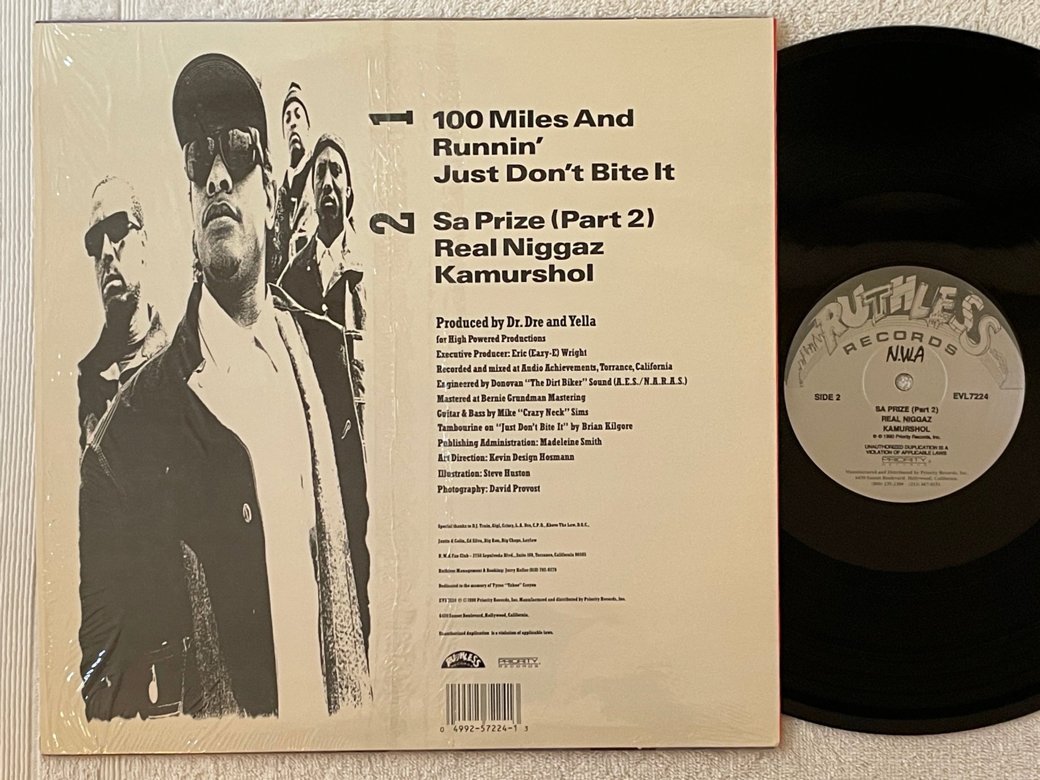 Omslagsbild för skivan N.W.A. 100 miles and runnin' 12"ep -90 US ruthless EVL7224 top ex ! ! 