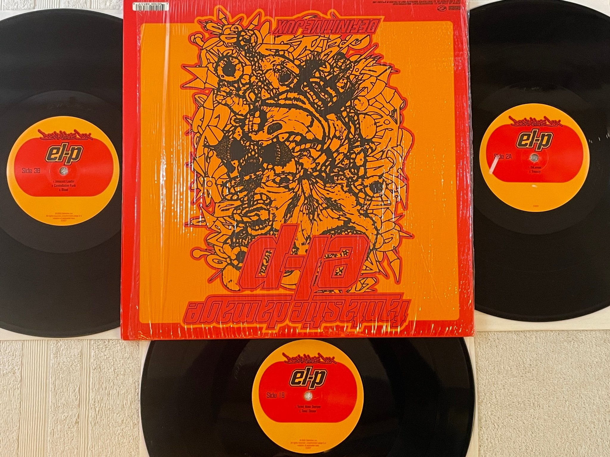 Omslagsbild för skivan RIKARD "SKIZZ" BIZZI  IV: Legenden Om Urban LP -15 SAAB 900 MUSIC GROUP S9MG002