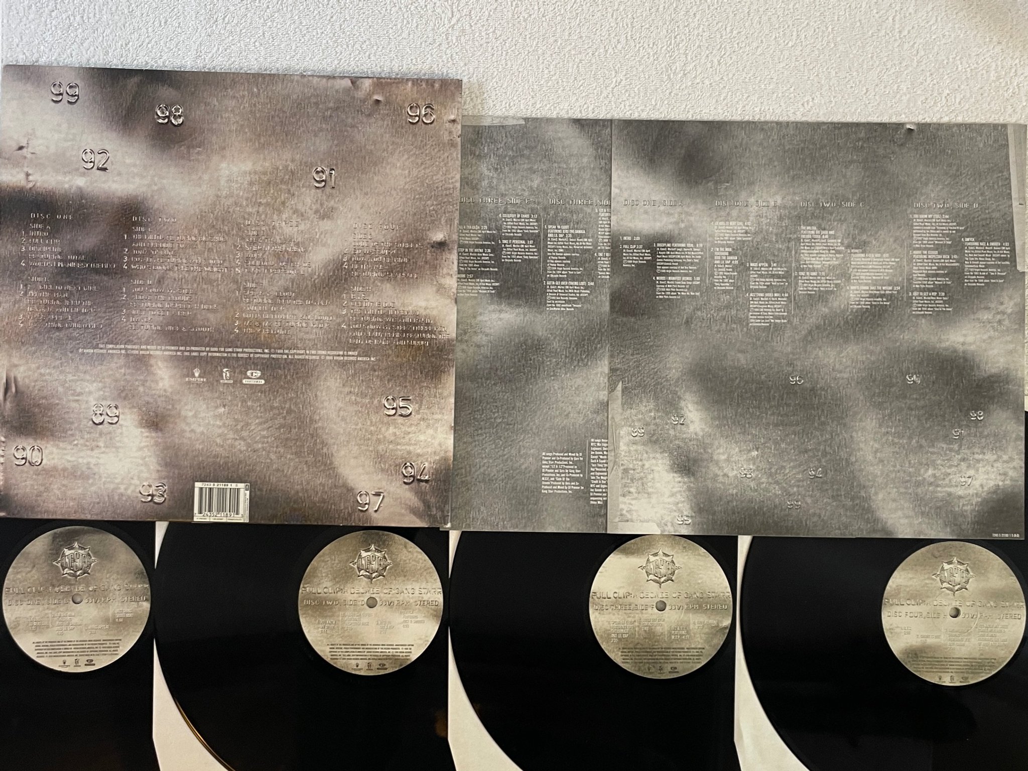 Omslagsbild för skivan GANG STARR Full Clip: A Decade Of Gang Starr 4xLP -99 EU COOL TEMPO 724352118915