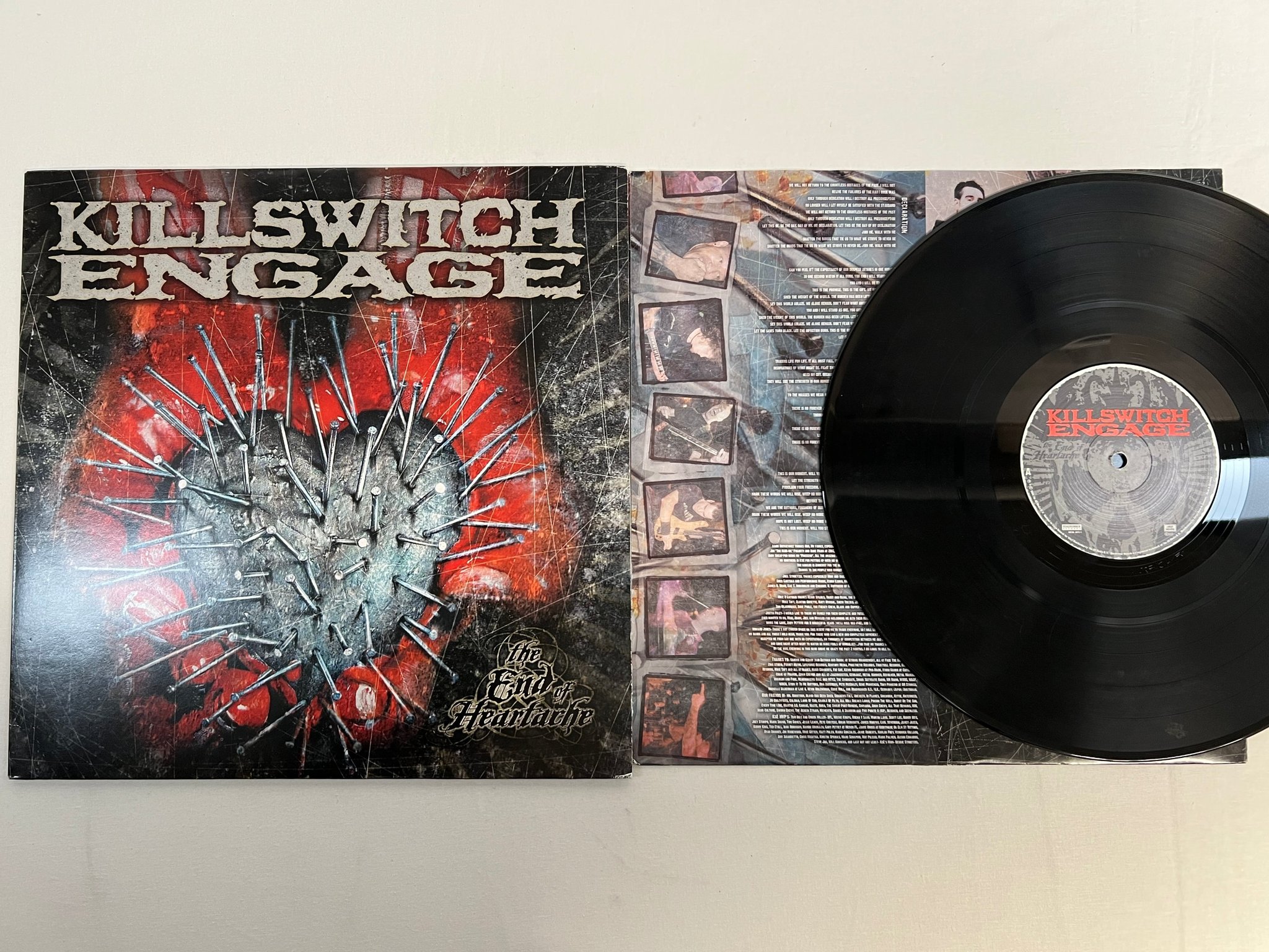 Omslagsbild för skivan KILLSWITCH ENGAGE The End Of Heartache LP 2007 Ger CARGO RRCAR 8373-1  Rare Meta