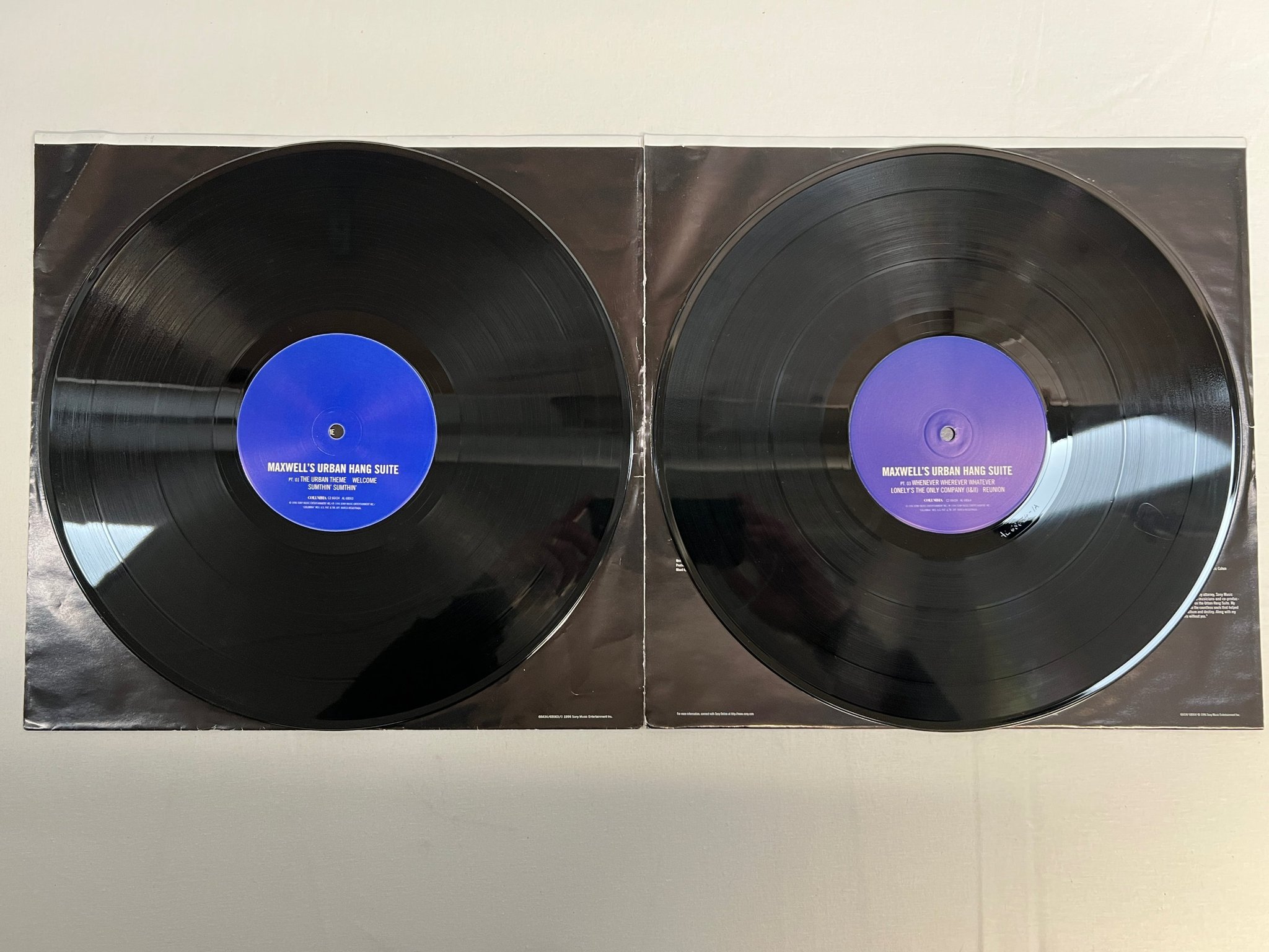 Omslagsbild för skivan MAXWELL Maxwell's Urban Hang Suite 2xLP -96 US COLUMBIA C2 66434 rare soul