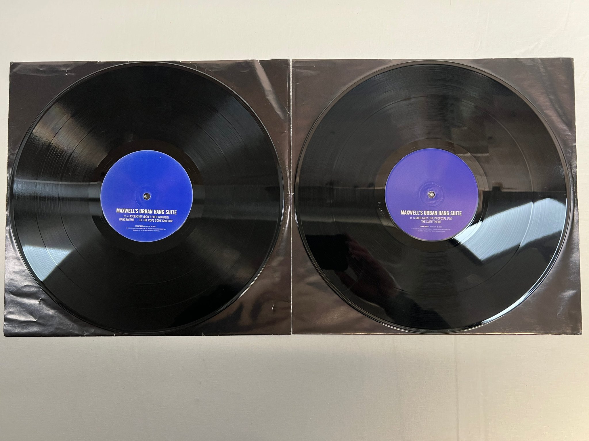 Omslagsbild för skivan MAXWELL Maxwell's Urban Hang Suite 2xLP -96 US COLUMBIA C2 66434 rare soul