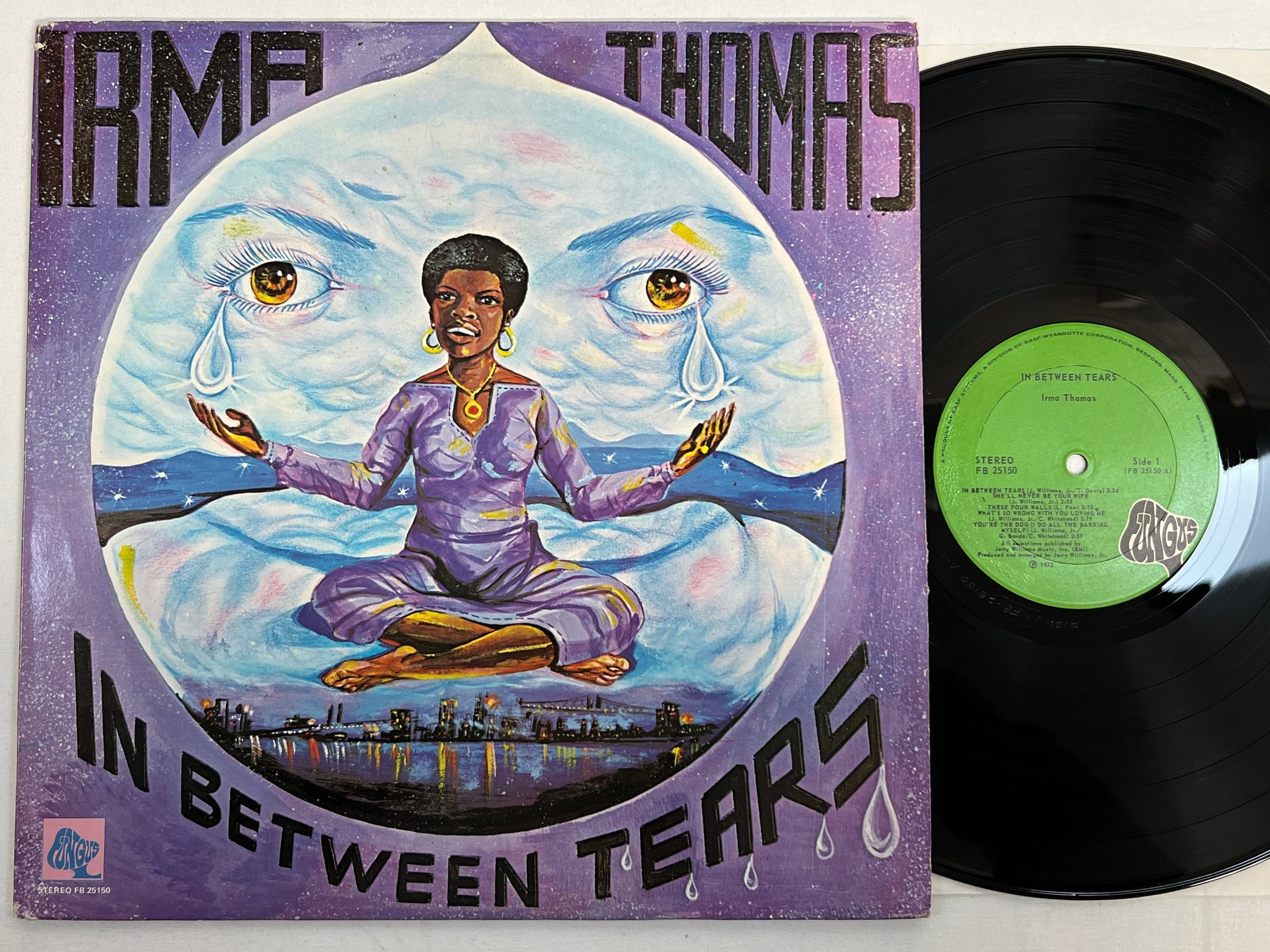 Omslagsbild för skivan IRMA THOMAS in between tears LP -73 US FUNGUS FB 25150