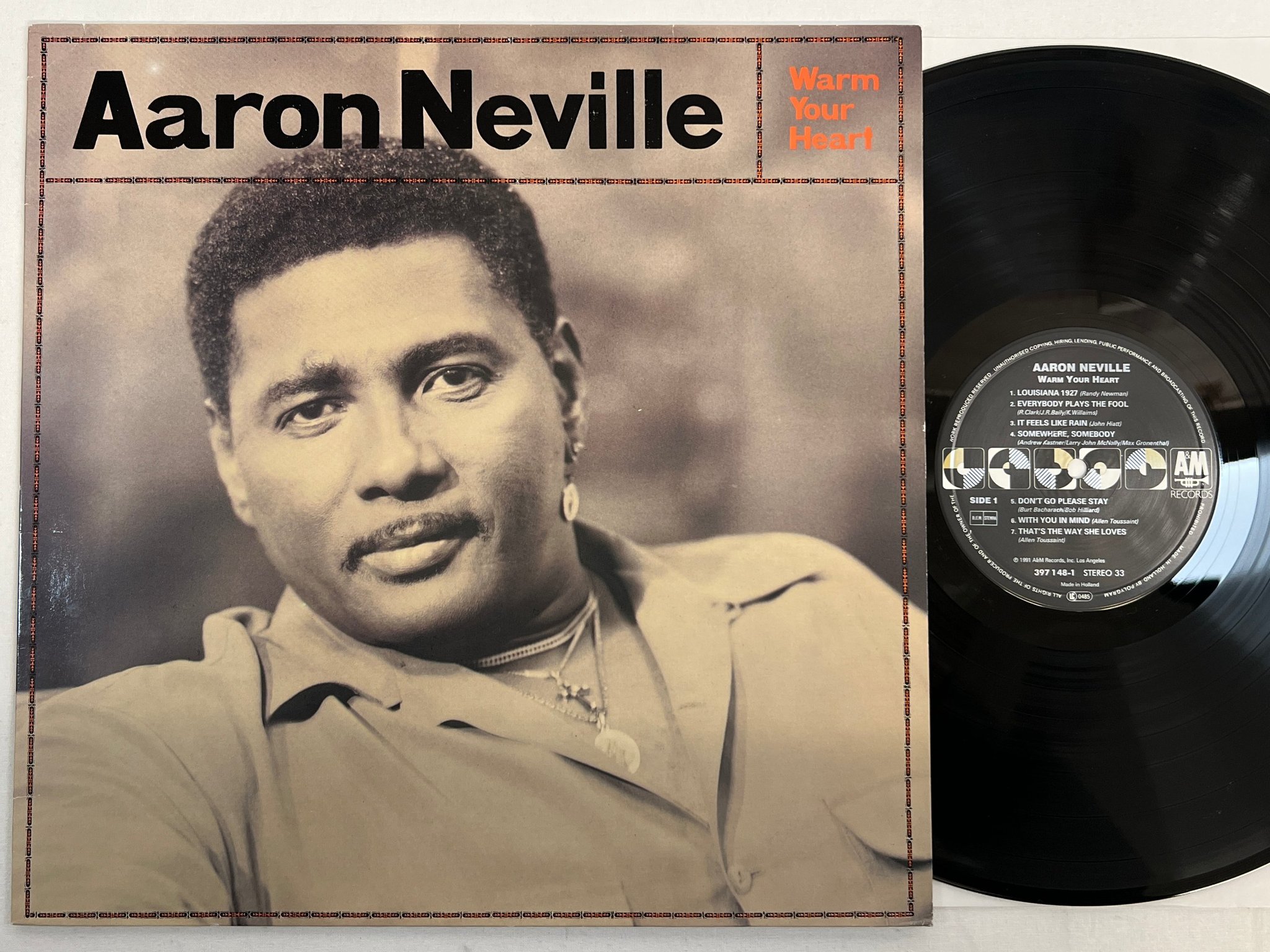 Omslagsbild för skivan AARON NEVILLE warm your heart LP -91 Hol A&M 397148-1 audiophile 
