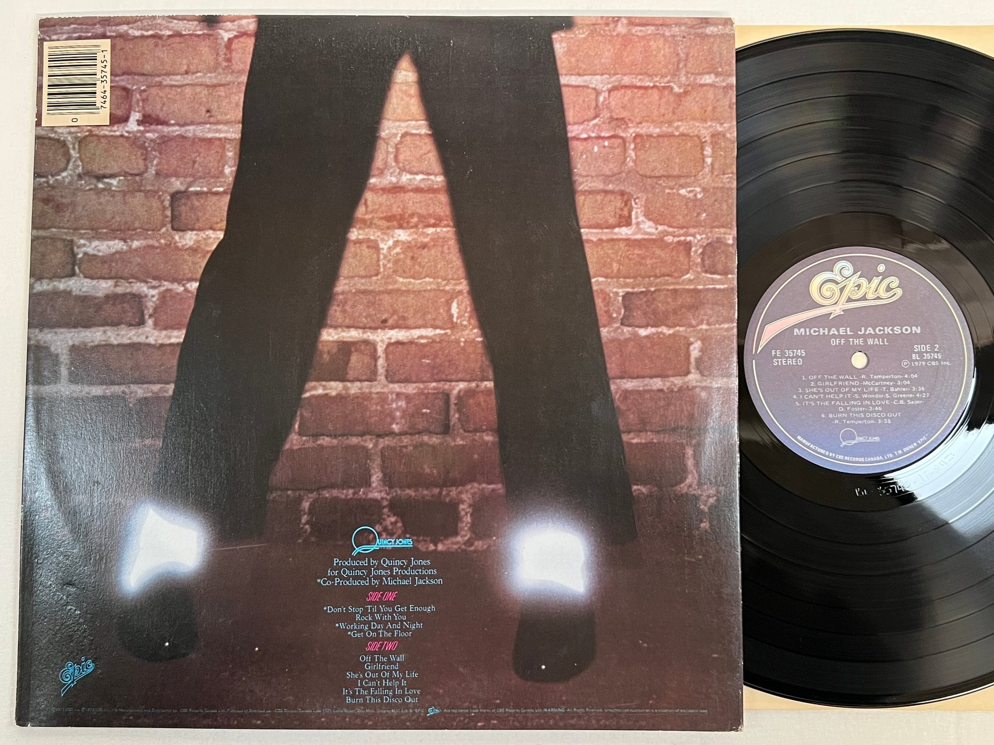 Omslagsbild för skivan MICHAEL JACKSON OFF THE WALL LP -79 Can EPIC FE 35745 ** CLASSIC **