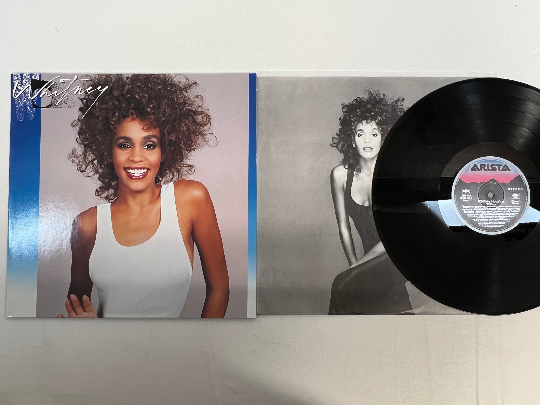 Omslagsbild för skivan WHITNEY HOUSTON whitney LP -87 Ger ARISTA 208 141