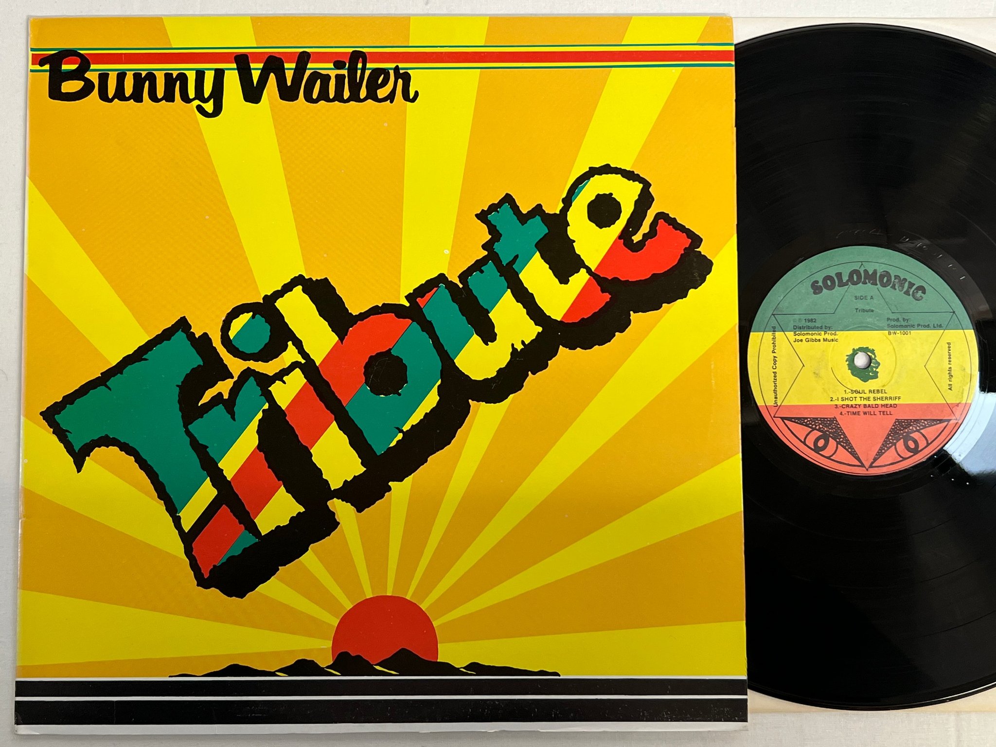 Omslagsbild för skivan BUNNY WAILER Tribute LP-82  US SOLOMONIC BW-1001
