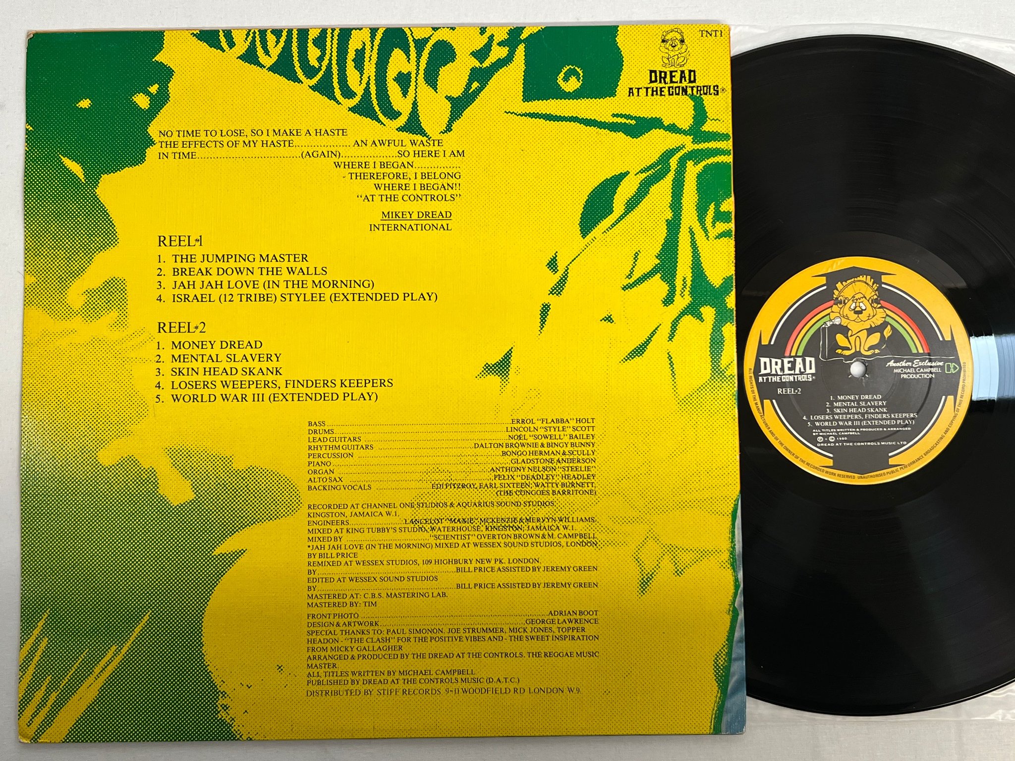 Omslagsbild för skivan MICKEY DREAD World War III LP -80 UK DREAD AT THE CONTROLS TNT1 textured