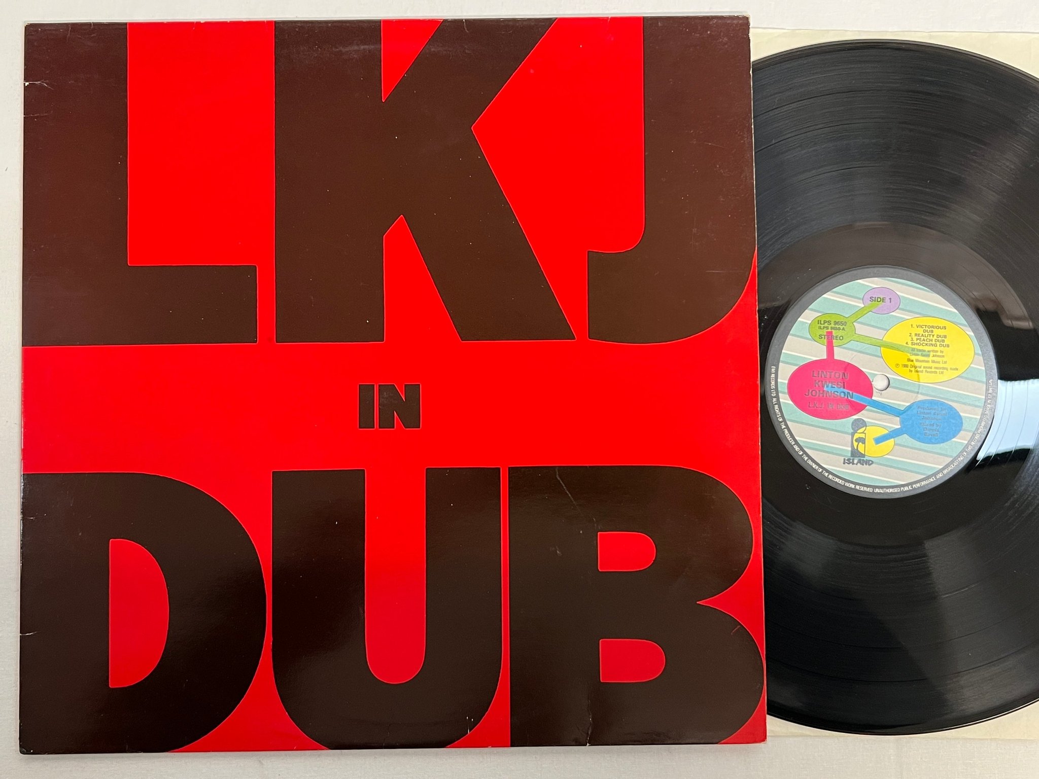 Omslagsbild för skivan LINTON KWESI JOHNSON L.K.J. in dub LP -80 UK ISLAND ILPS 9650