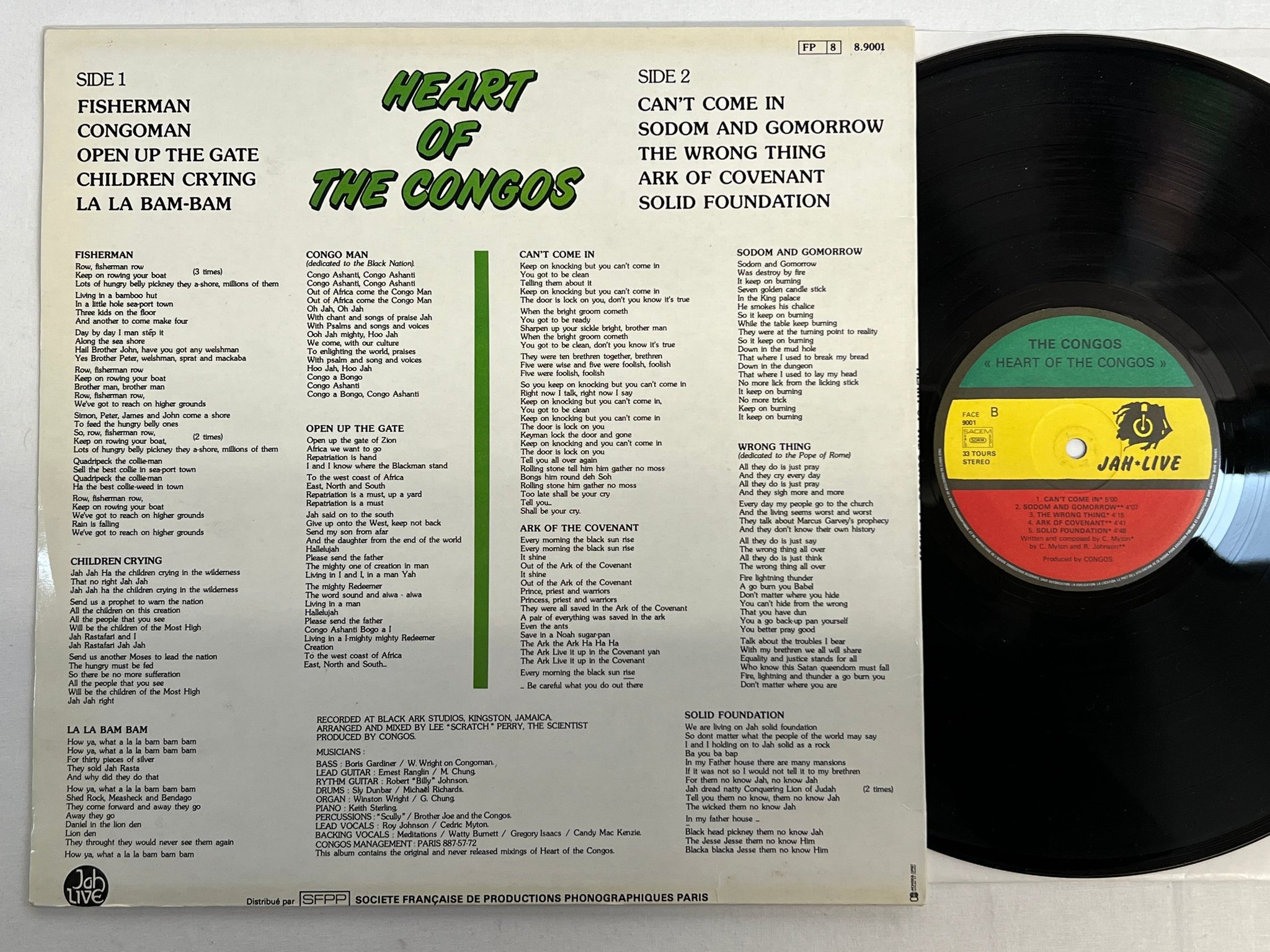 Omslagsbild för skivan THE CONGOS heart of the congos LP Fra JAH LIVE 9001 ** great album **
