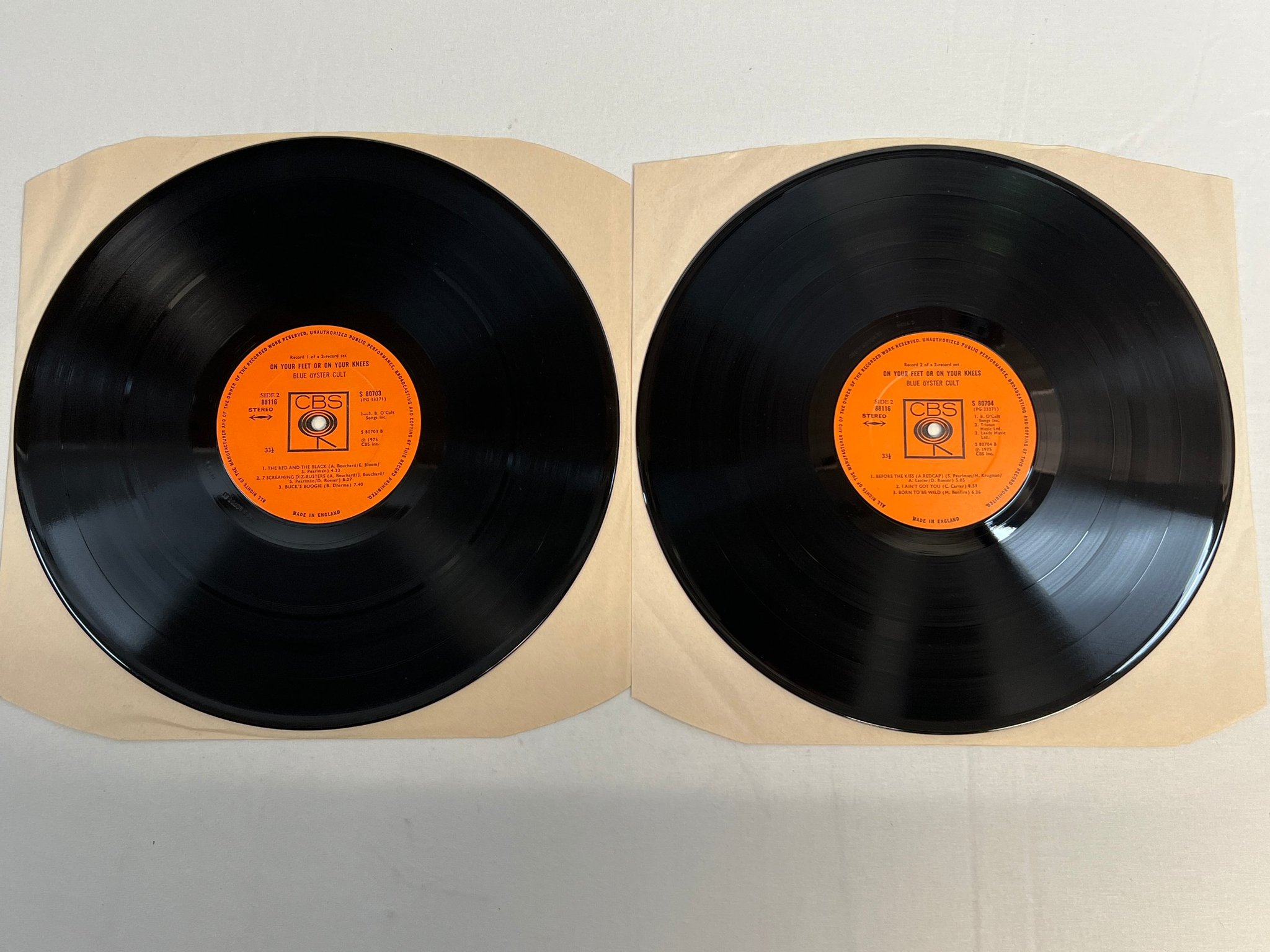 Omslagsbild för skivan BLUE ÖYSTER CULT On Your Feet Or On Your Knees 2xLP -75 UK CBS 88116