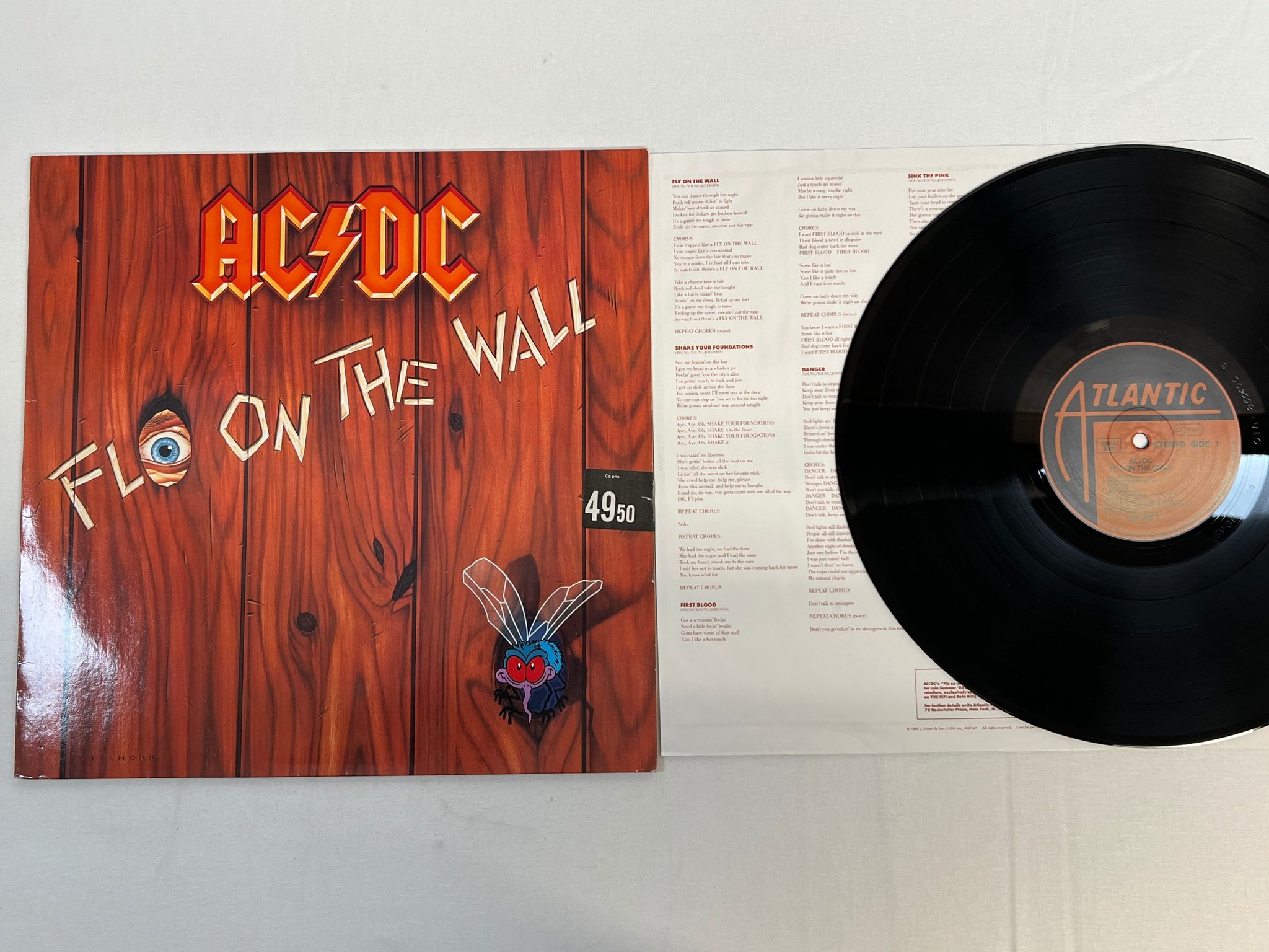 Omslagsbild för skivan AC/DC fly on the wall LP -85 ATLANTIC 781 263-1