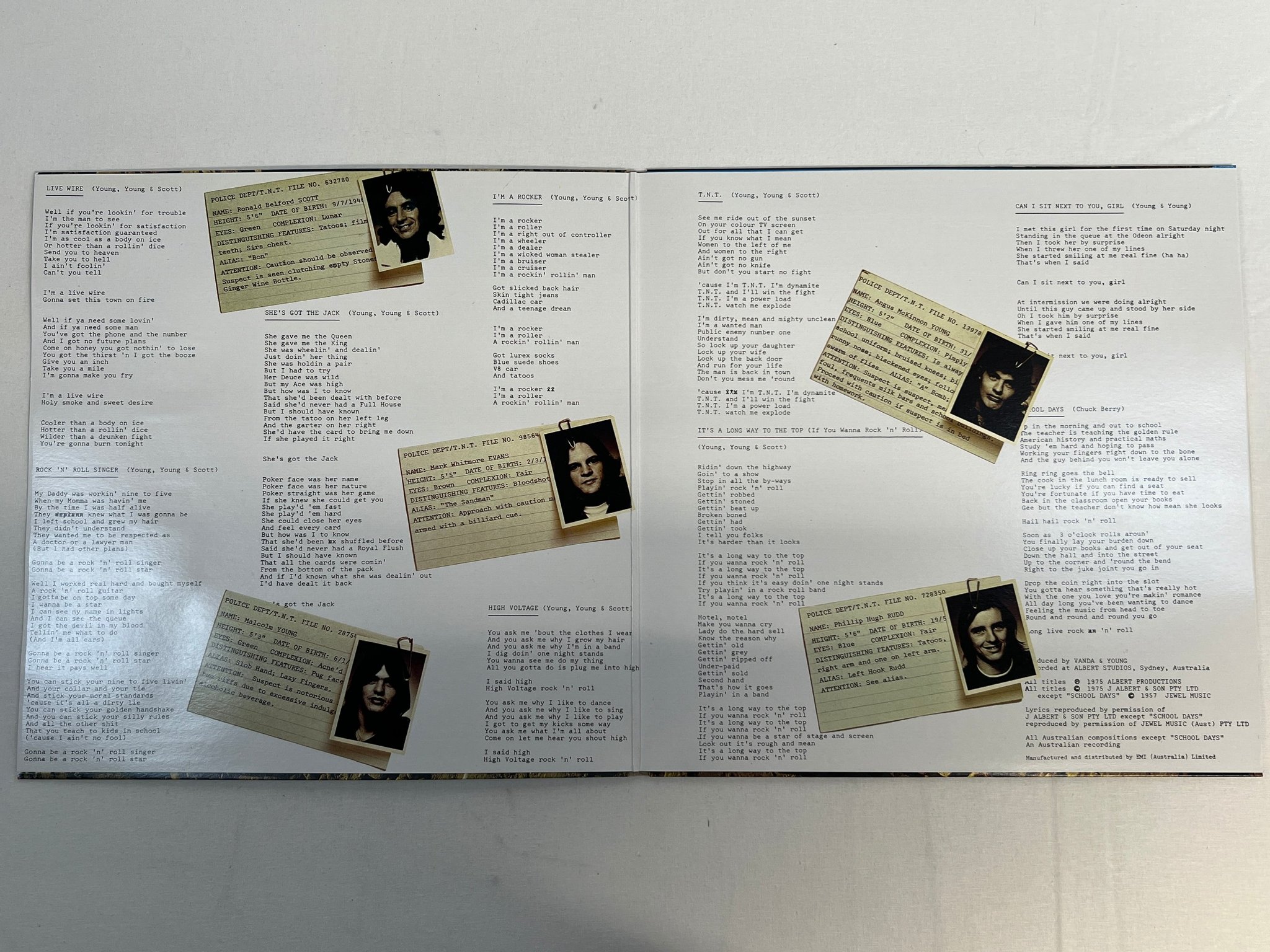 Omslagsbild för skivan AC/DC T.N.T. LP Australia ALBERT ALPHA 016 ** NM- **