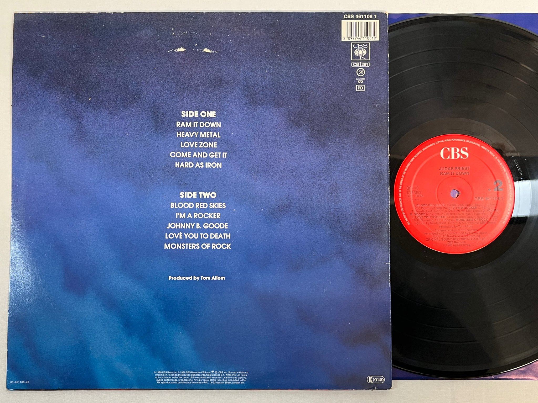 Omslagsbild för skivan JUDAS PRIEST ram it down LP -88 Hol CBS 4611081