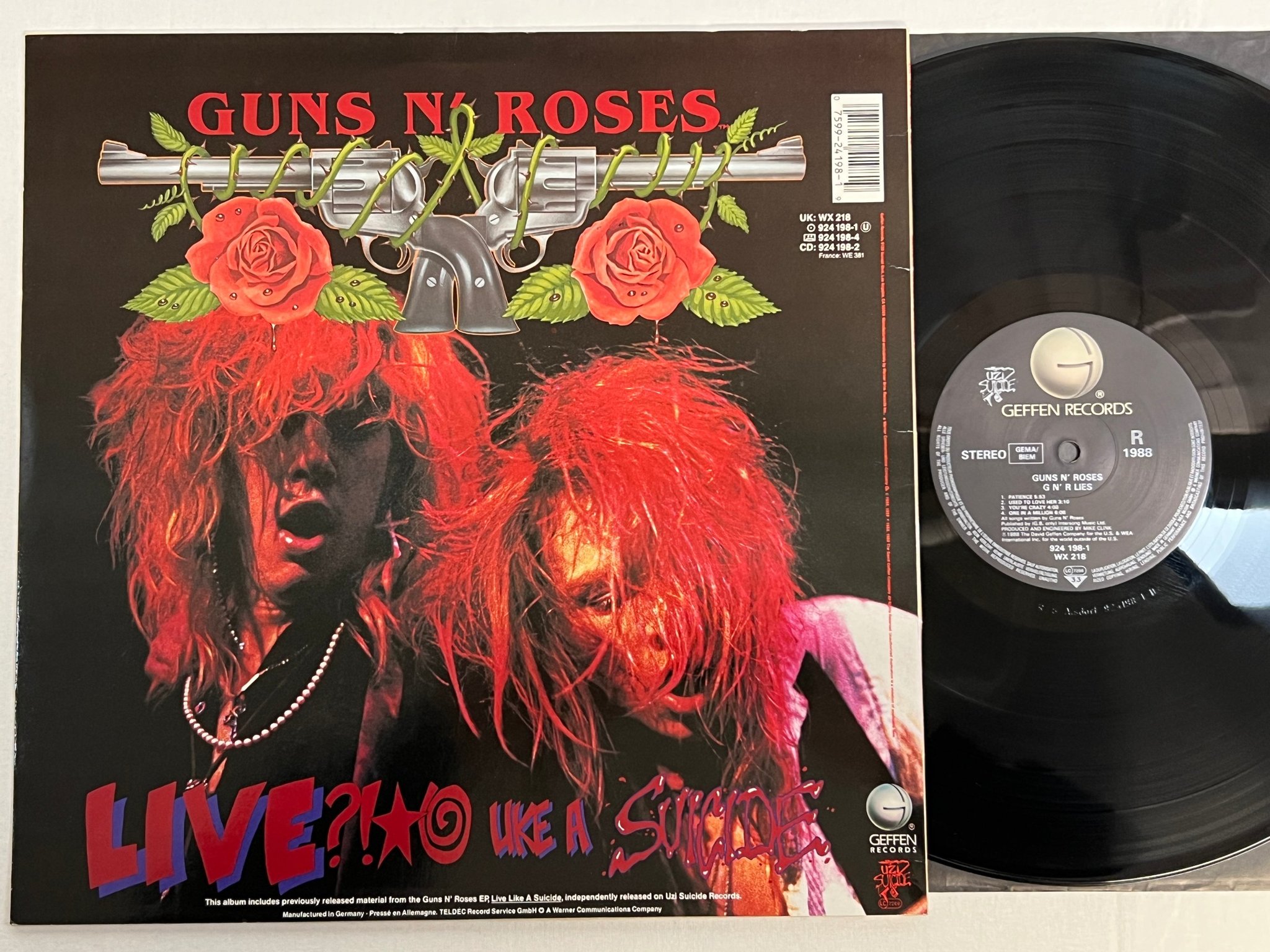 Omslagsbild för skivan GUNS N ' ROSES G N' R lies LP -88 Ger GEFFEN 924 198-1 w/ uncencored innersleeve