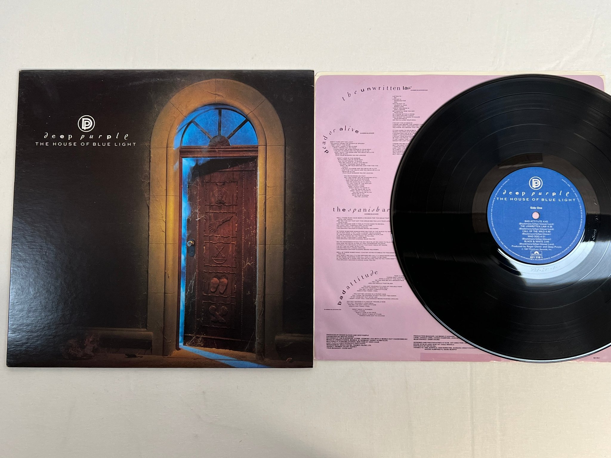 Omslagsbild för skivan DEEP PURPLE the house of blue light LP -87 Can POLYDOR 831 318-1