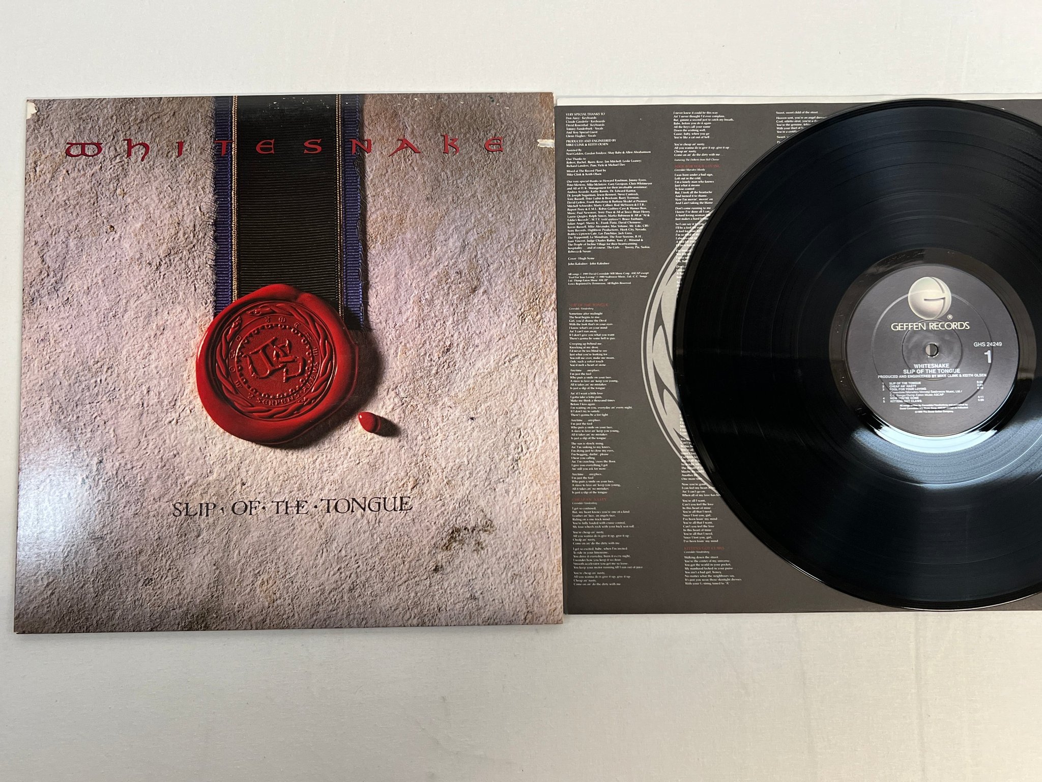Omslagsbild för skivan WHITESNAKE slip of the tongue LP -89 US GEFFEN GHS 24249