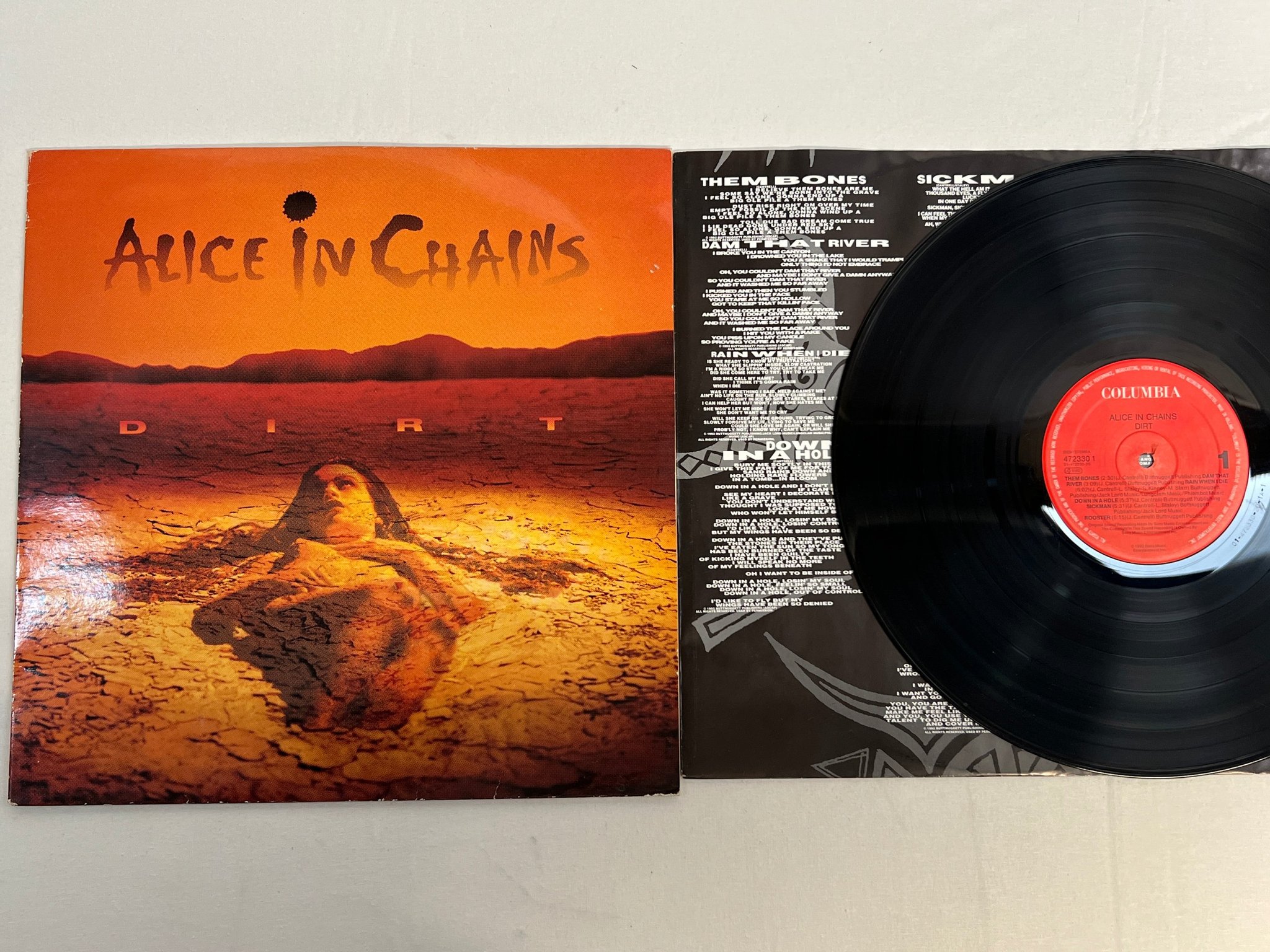 Omslagsbild för skivan ALICE IN CHAINS dirt LP -92 EU COLUMBIA 472330 1 ** RARE **