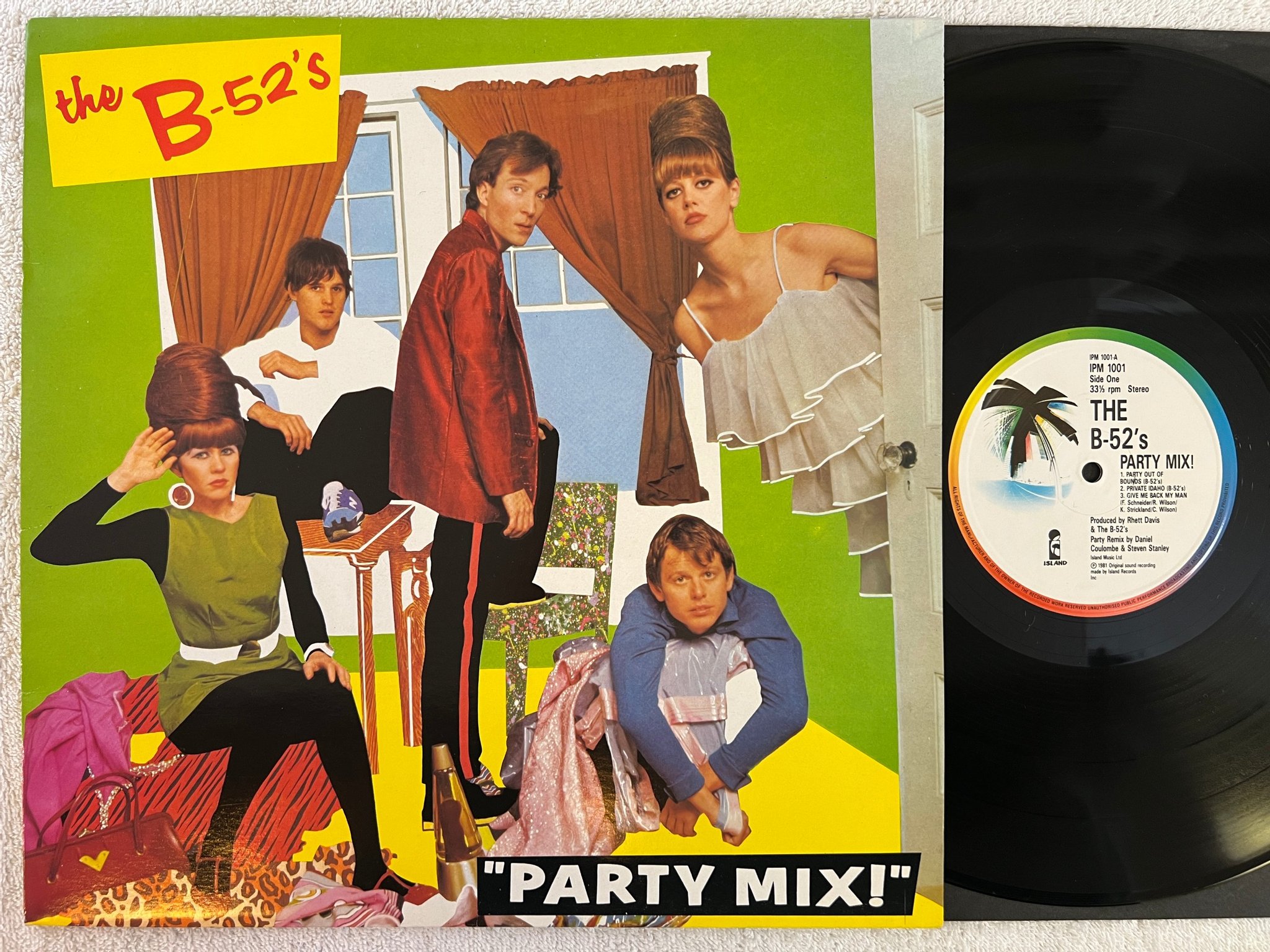 Omslagsbild för skivan THE B52'S party mix LP -81 ISLAND IPM 1001
