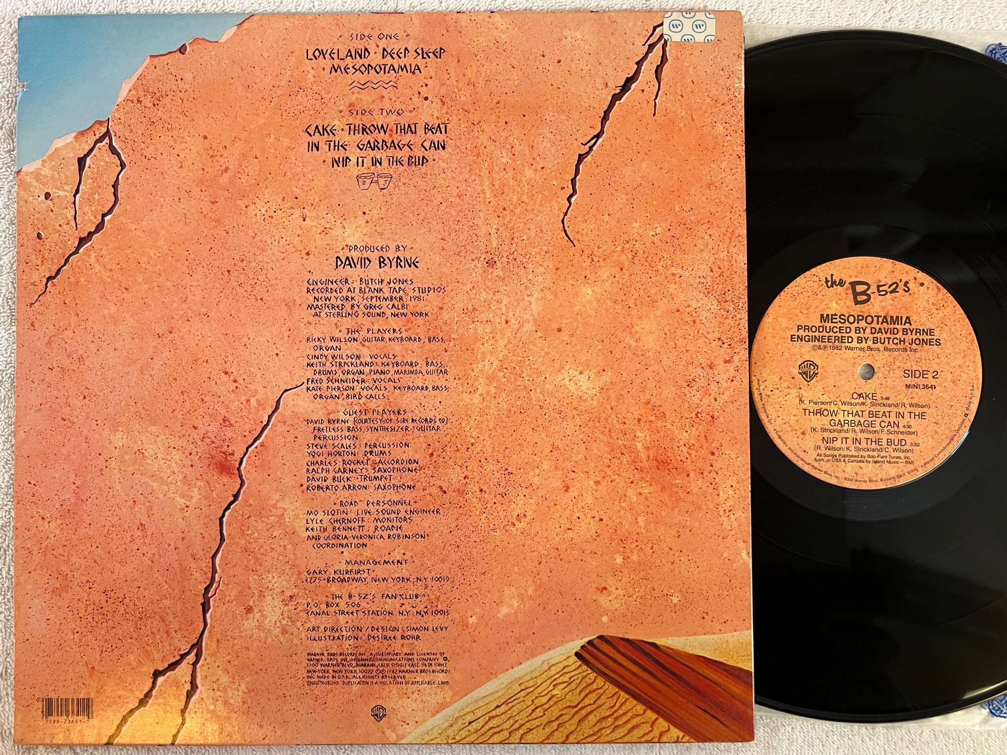 Omslagsbild för skivan THE B52'S Mesopotamia LP -82 US WARNER MINI 3641