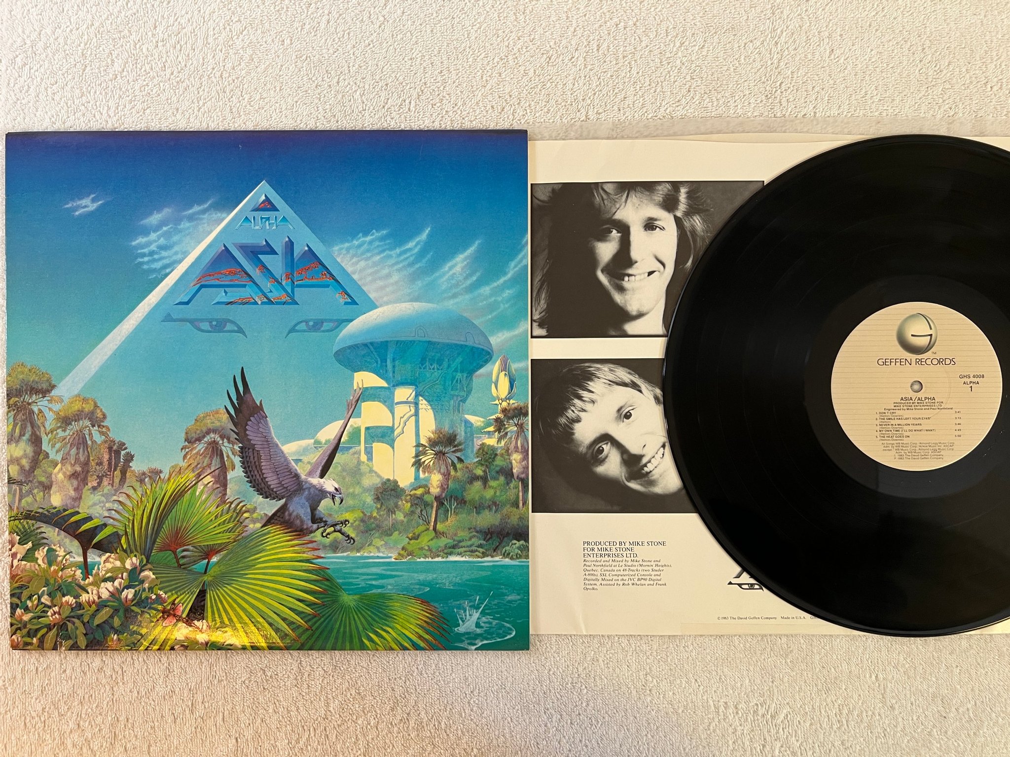 Omslagsbild för skivan ASIA alpha LP -83 US GEFFEN GHS 4008