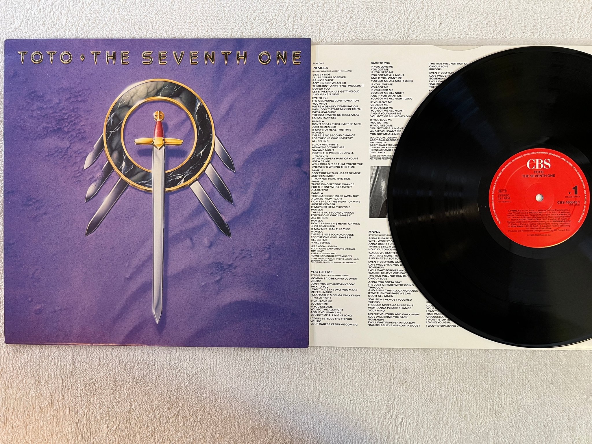 Omslagsbild för skivan TOTO the seventh one LP -88 Hol CBS 4606451