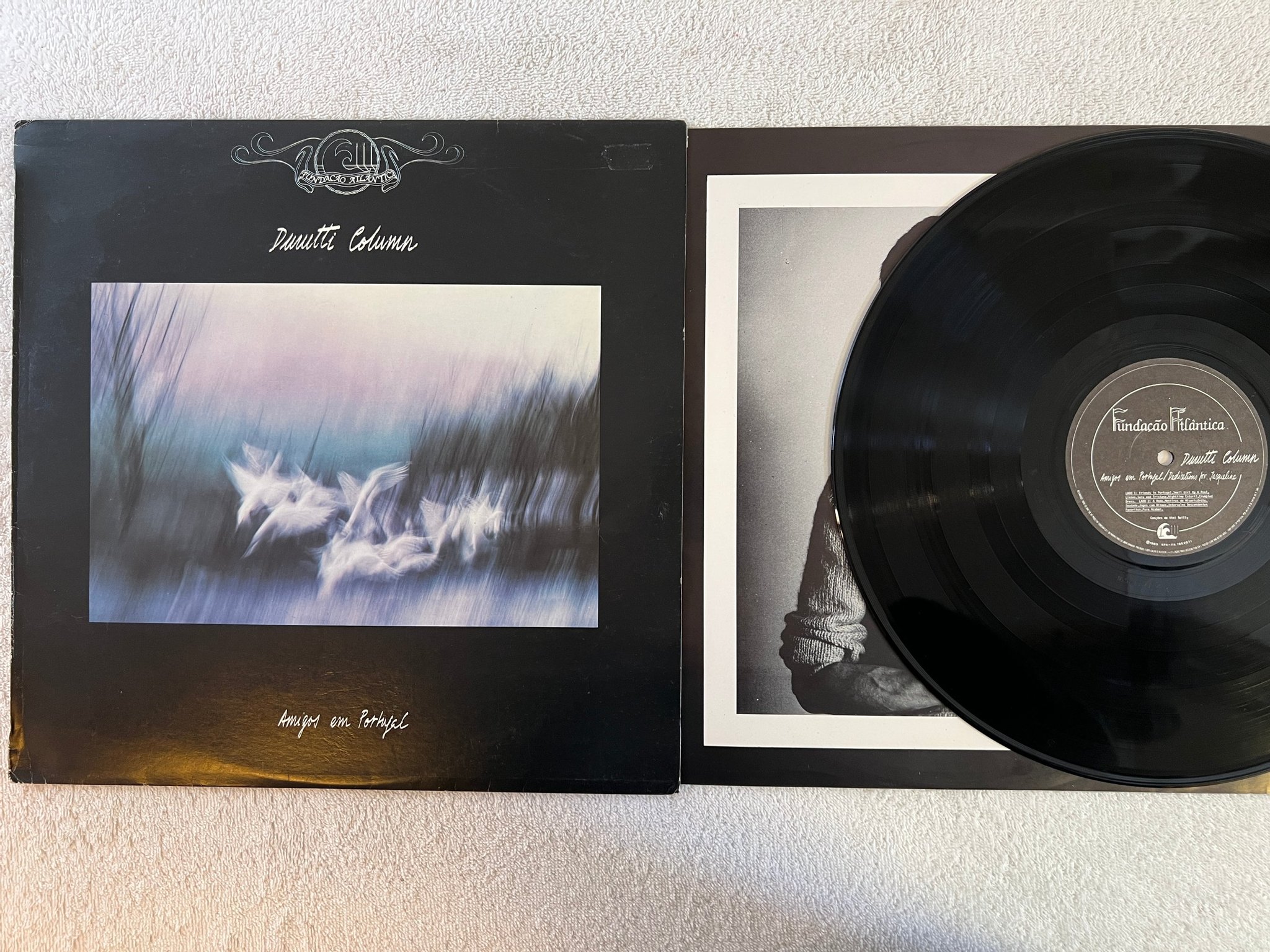 Omslagsbild för skivan DURUTTI COLUMN Amigos Em Portugal LP -83 PORTUGAL 1652071 avantgarde 