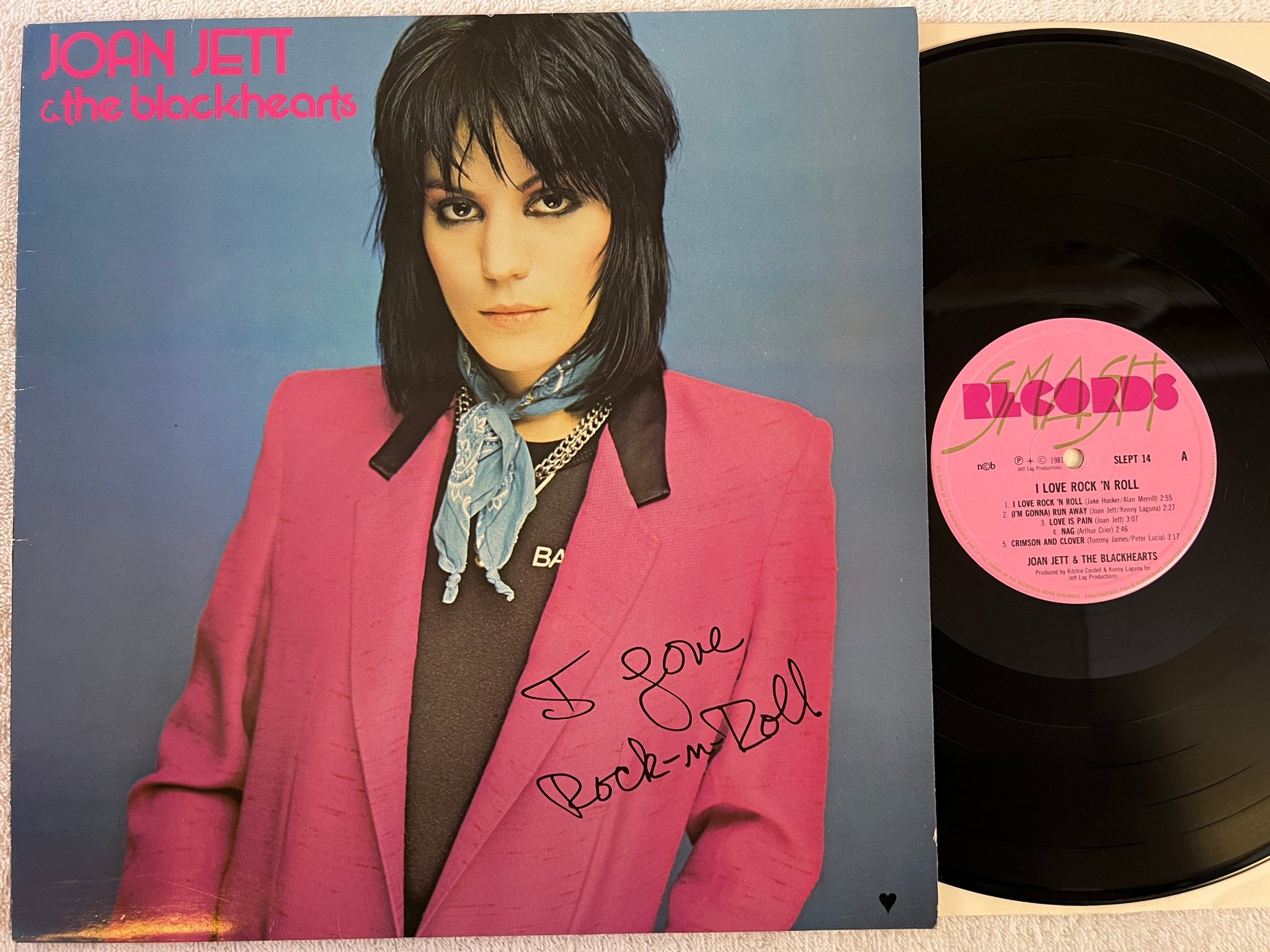 Omslagsbild för skivan JOAN JETT & THE BLACKHEARTS I kove rock n roll LP -81 ncb SMASH SLEPT 14