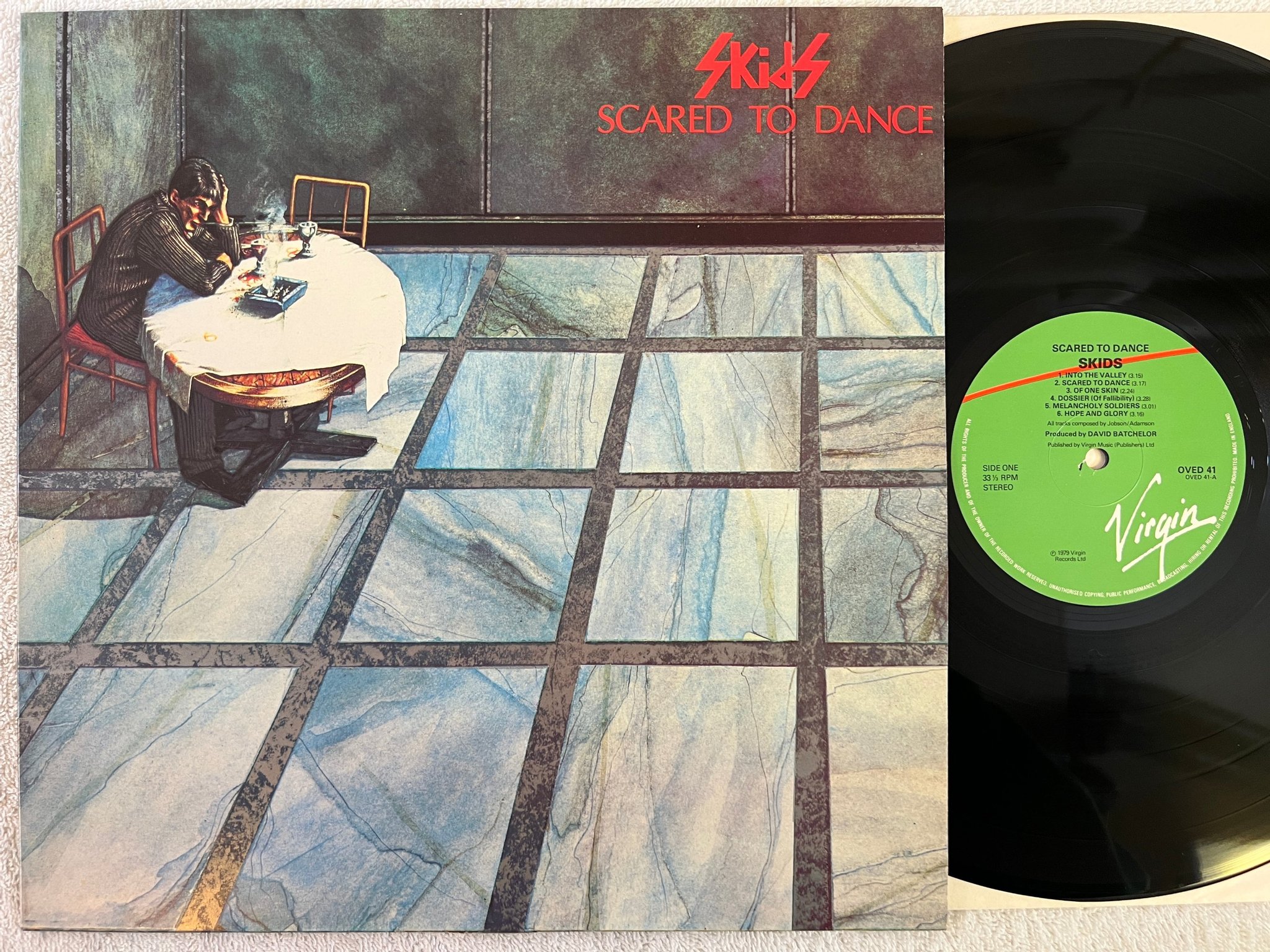 Omslagsbild för skivan SKIDS scared to dance LP -79 UK VIRGIN OVED 41