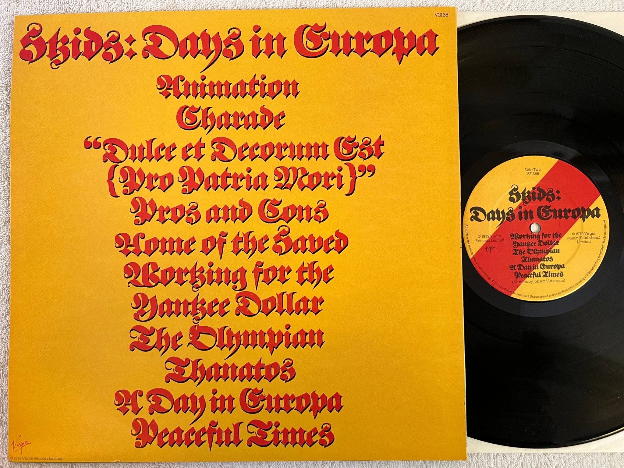 Omslagsbild för skivan SKIDS days in Europe LP -79 UK VIRGIN V2138