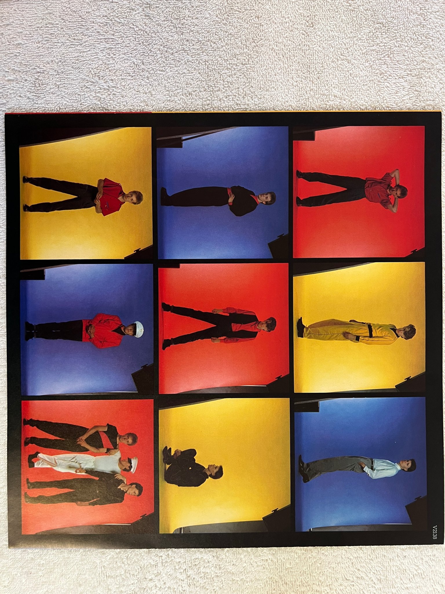 Omslagsbild för skivan SKIDS days in Europe LP -79 UK VIRGIN V2138