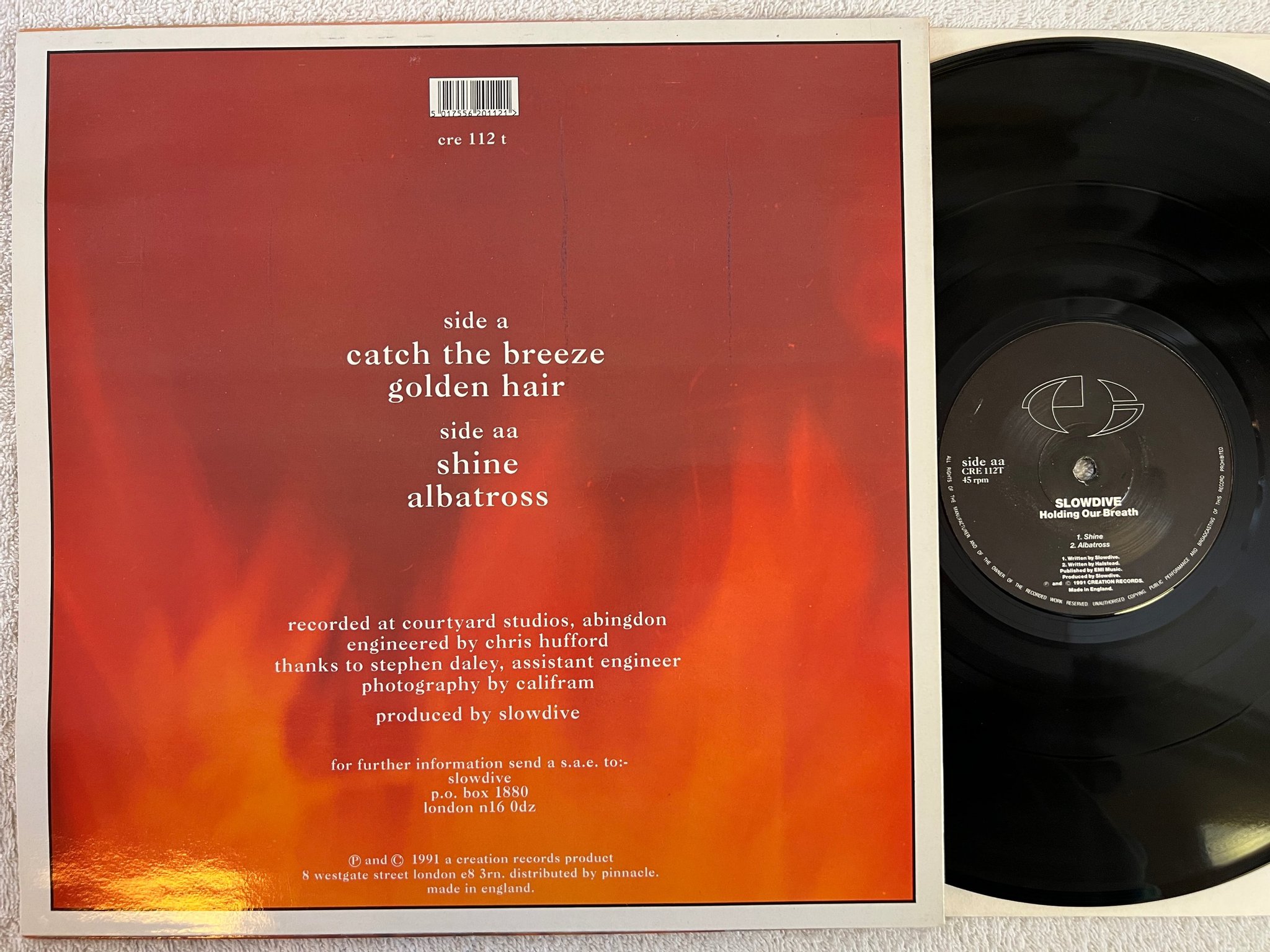 Omslagsbild för skivan SLOWDIVE holding our breath LP -91 UK CREATION CRE 112T indie rock