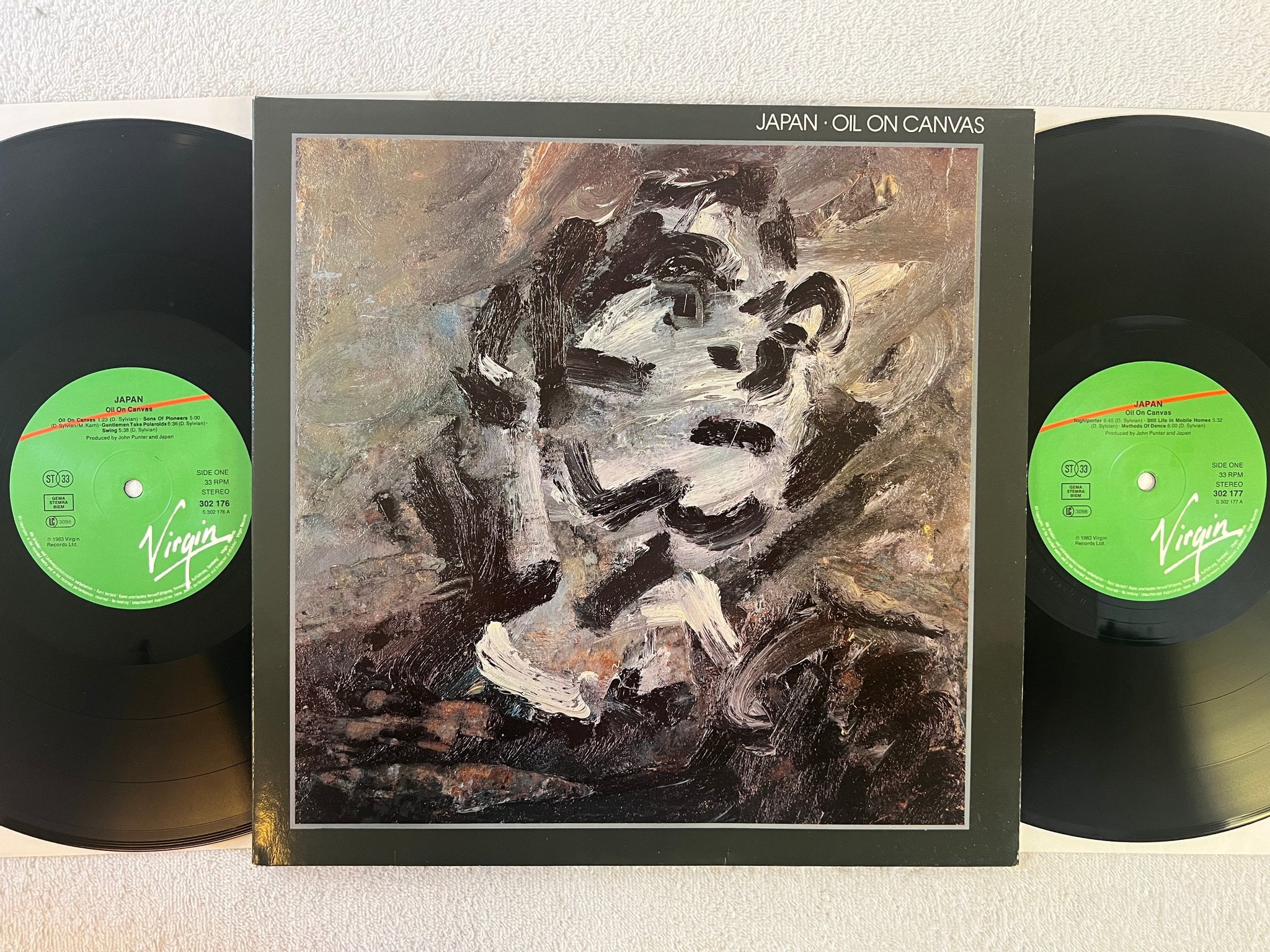 Omslagsbild för skivan JAPAN oil on canvas 2xLP -83 Hol VIRGIN 302177
