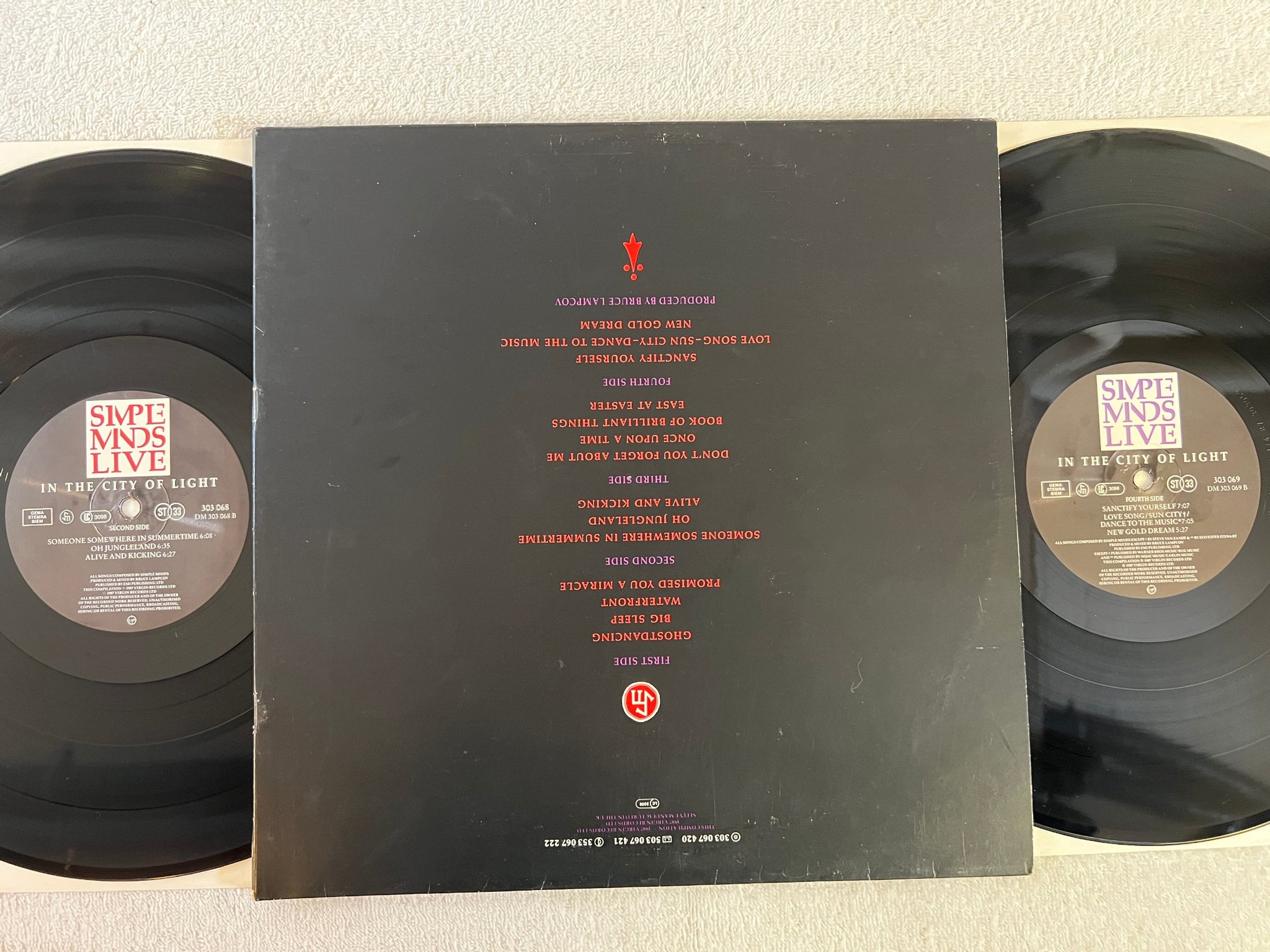 Omslagsbild för skivan SIMPLE MINDS in the city of light 2xLP -87 VIRGIN 303 069