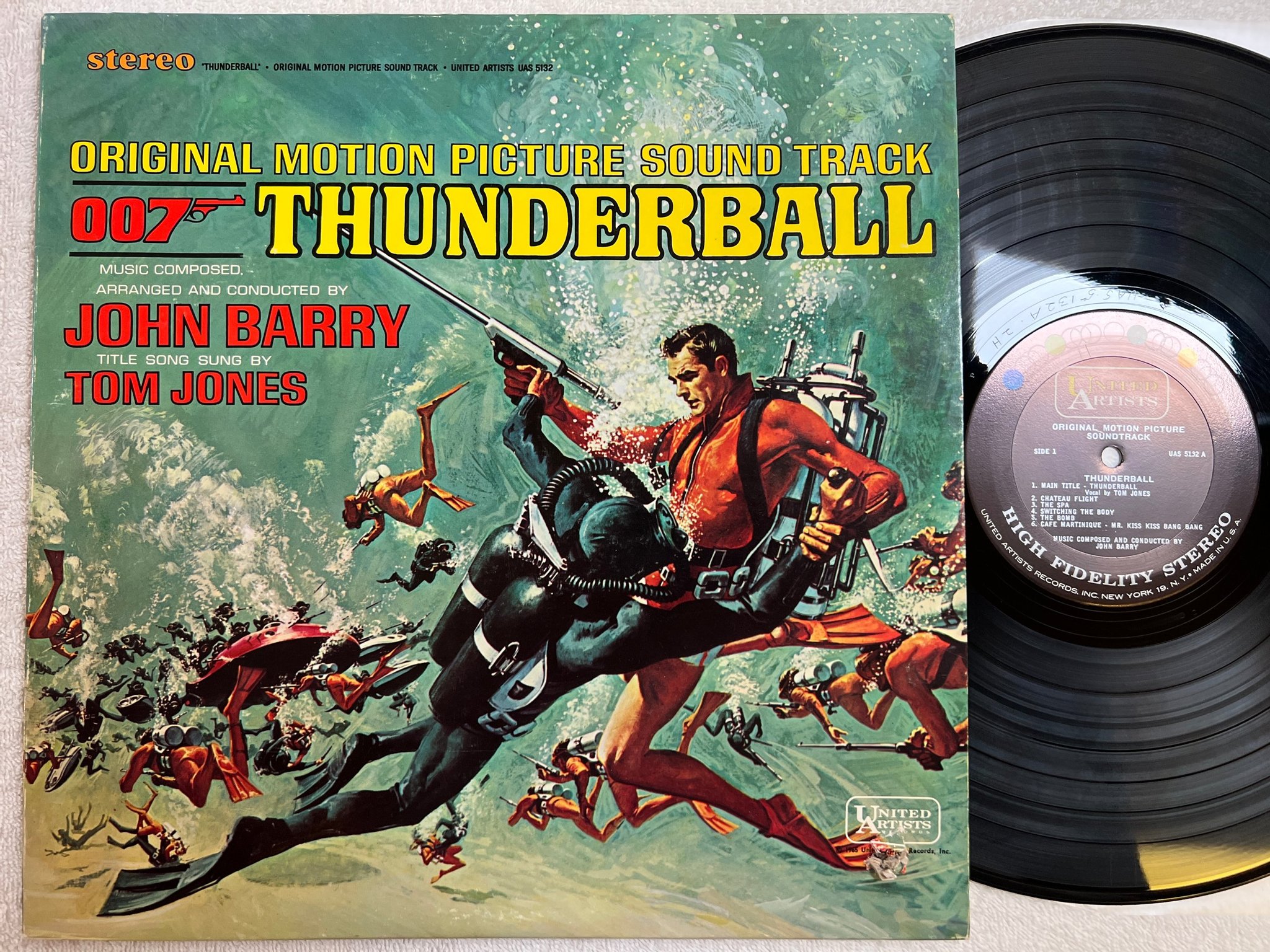 Omslagsbild för skivan JOHN BARRY thunderball LP -65 US UNITED ARTISTS UAS 5132 